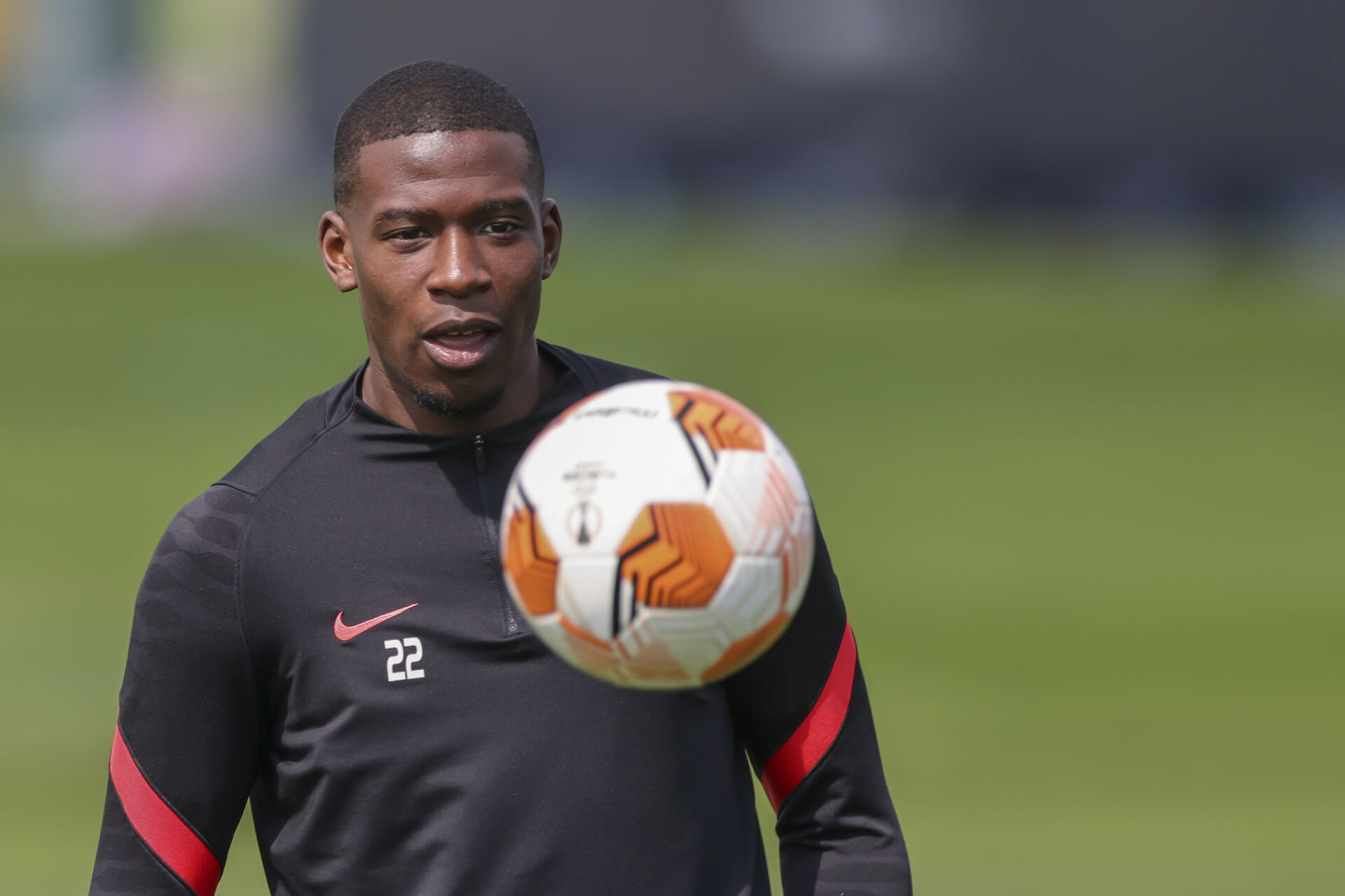 Mukiele r&ecirc;ve d'une place de titulaire au PSG / Iconsport