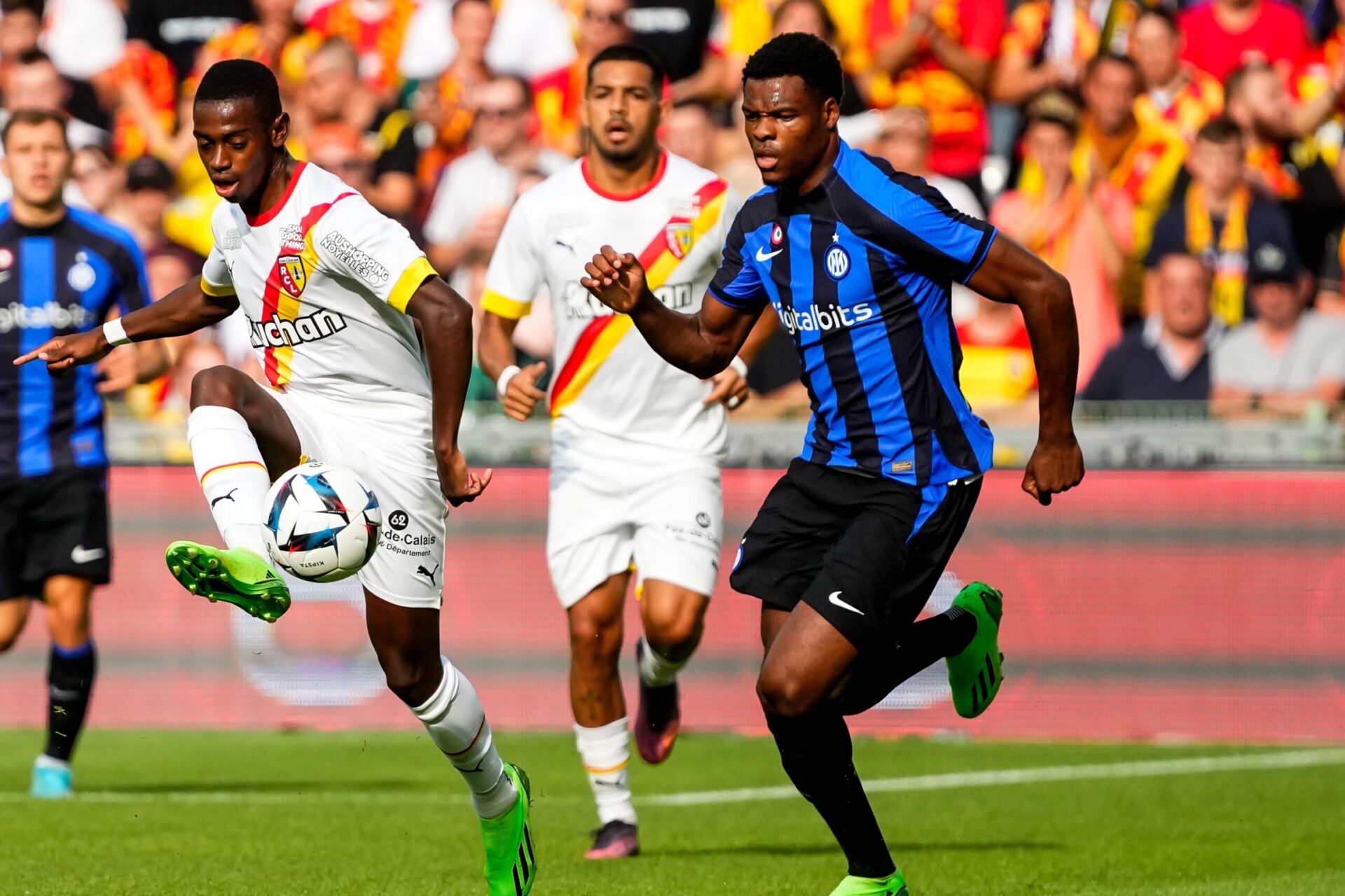 Le profil de Denzel Dumfires plairait à Erik ten Hag (iconsport) Le profil de Denzel Dumfires plairait à Erik ten Hag (iconsport)