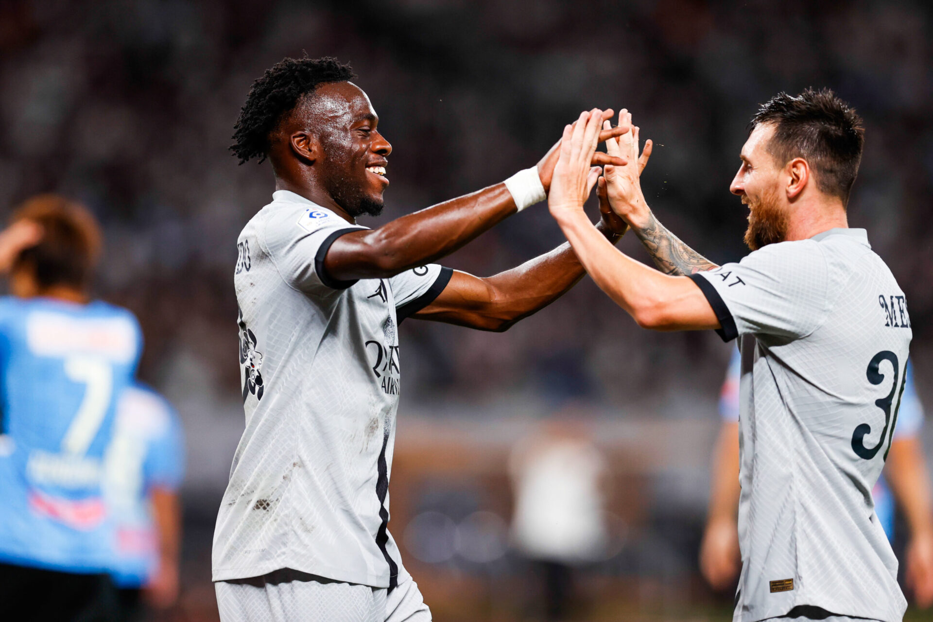 Arnaud Kalimuendo et Lionel Messi (Icon Sport)