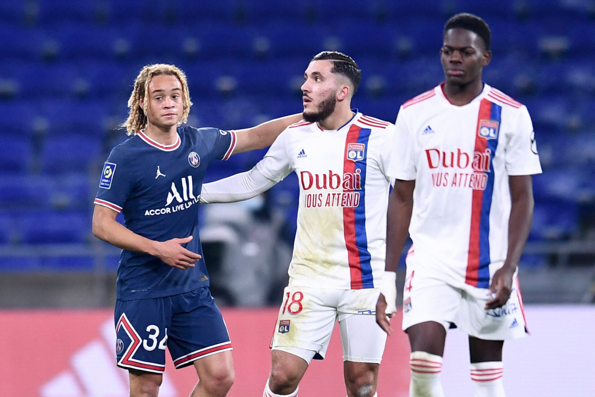 Rayan Cherki (au centre) va-t-il quitter Lyon cet été ? (Icon Sport) Rayan Cherki (au centre) va-t-il quitter Lyon cet été ? (Icon Sport)