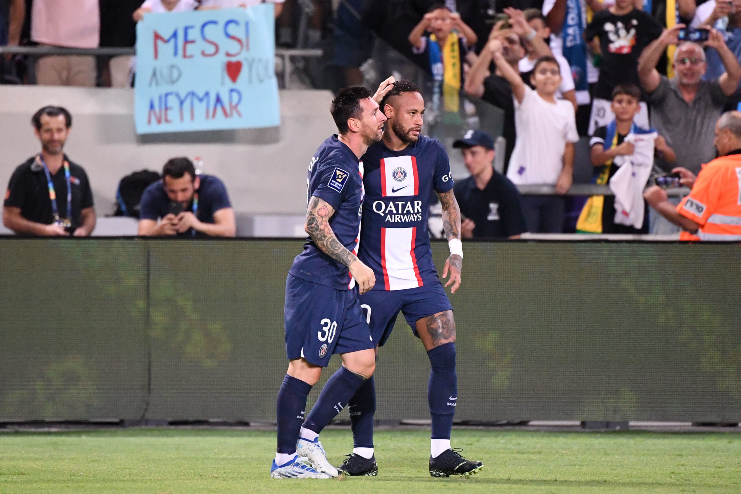 Leo Messi et Neymar, titulaire avec le PSG contre Montpellier. Icon Sport