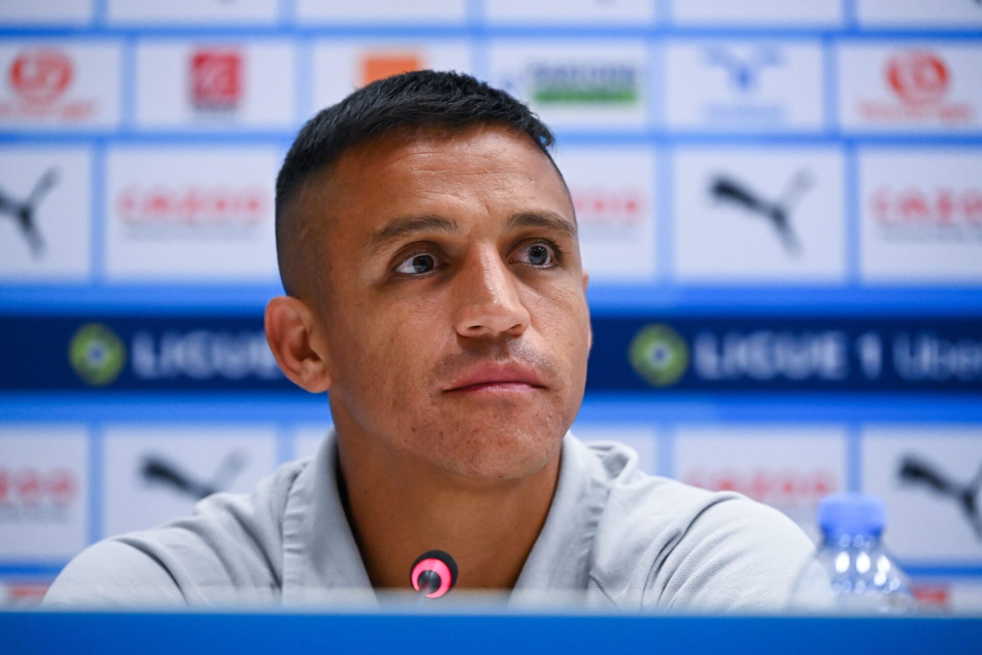 Alexis S&aacute;nchez a &eacute;t&eacute; pr&eacute;sent&eacute; devant la presse. Icon Sport