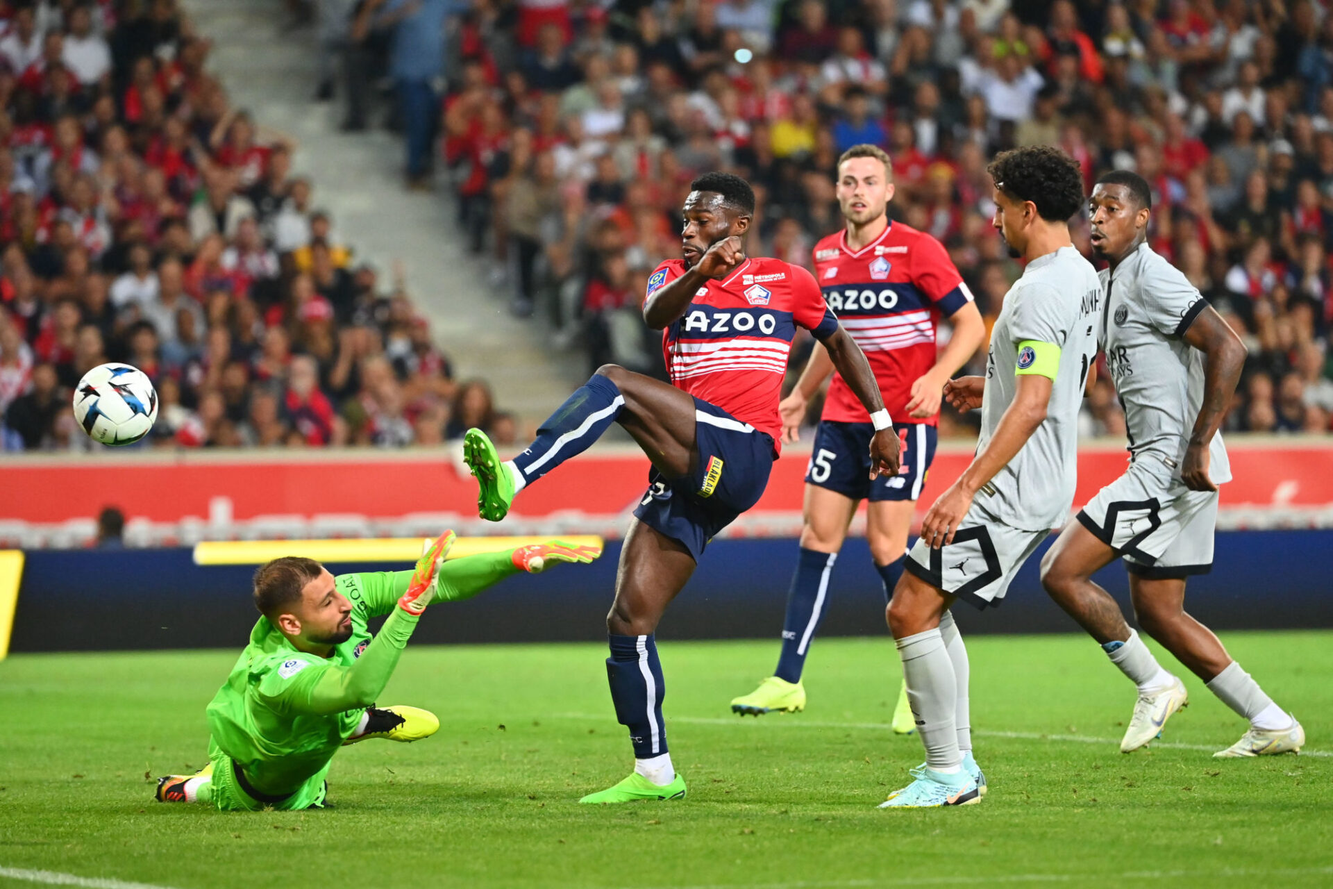 Mbapp&eacute; ouvre le score face au LOSC. (Icon Sport)
