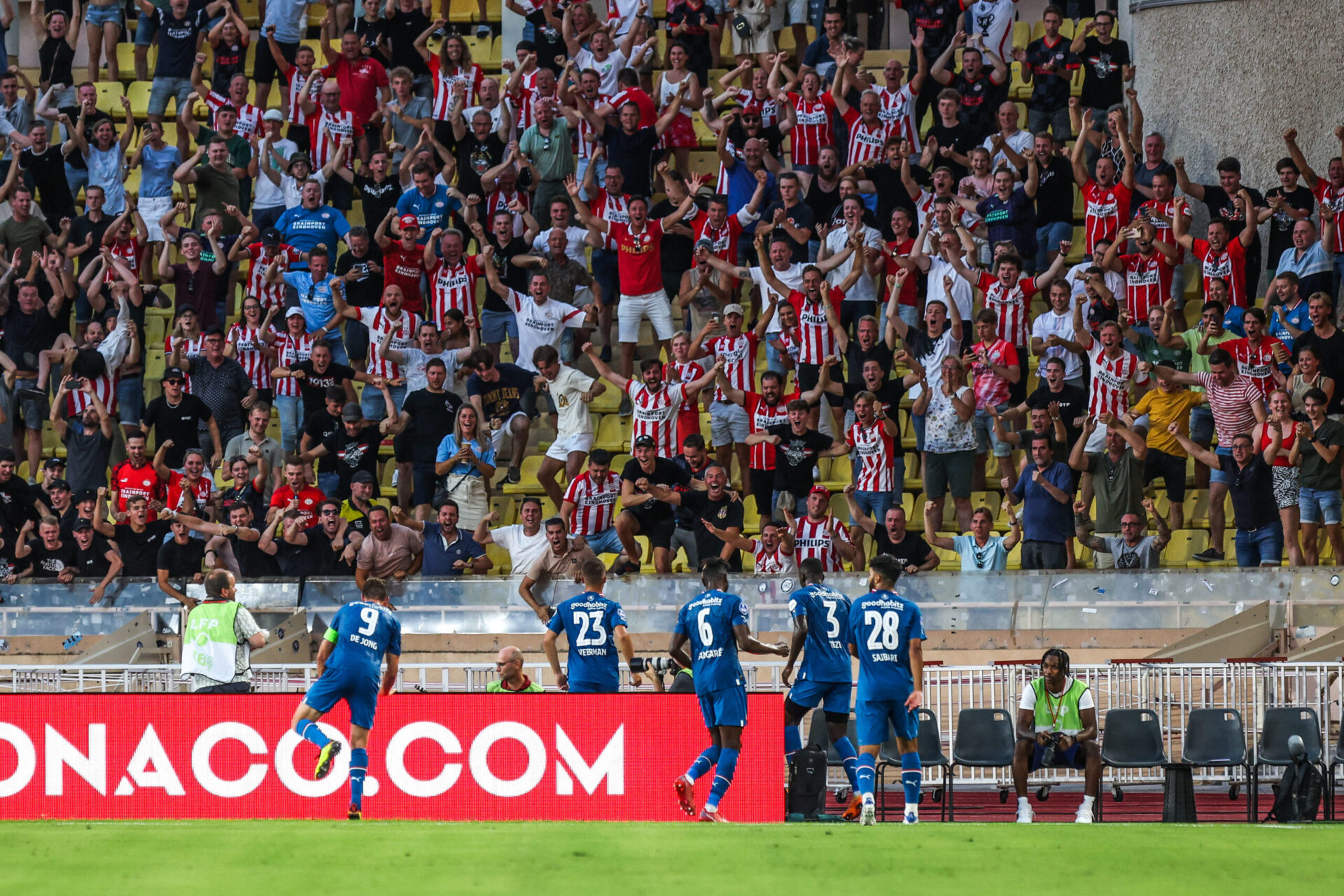 La joie du PSV Eindhoven sur le but de Joey Veerman (Icon Sport)