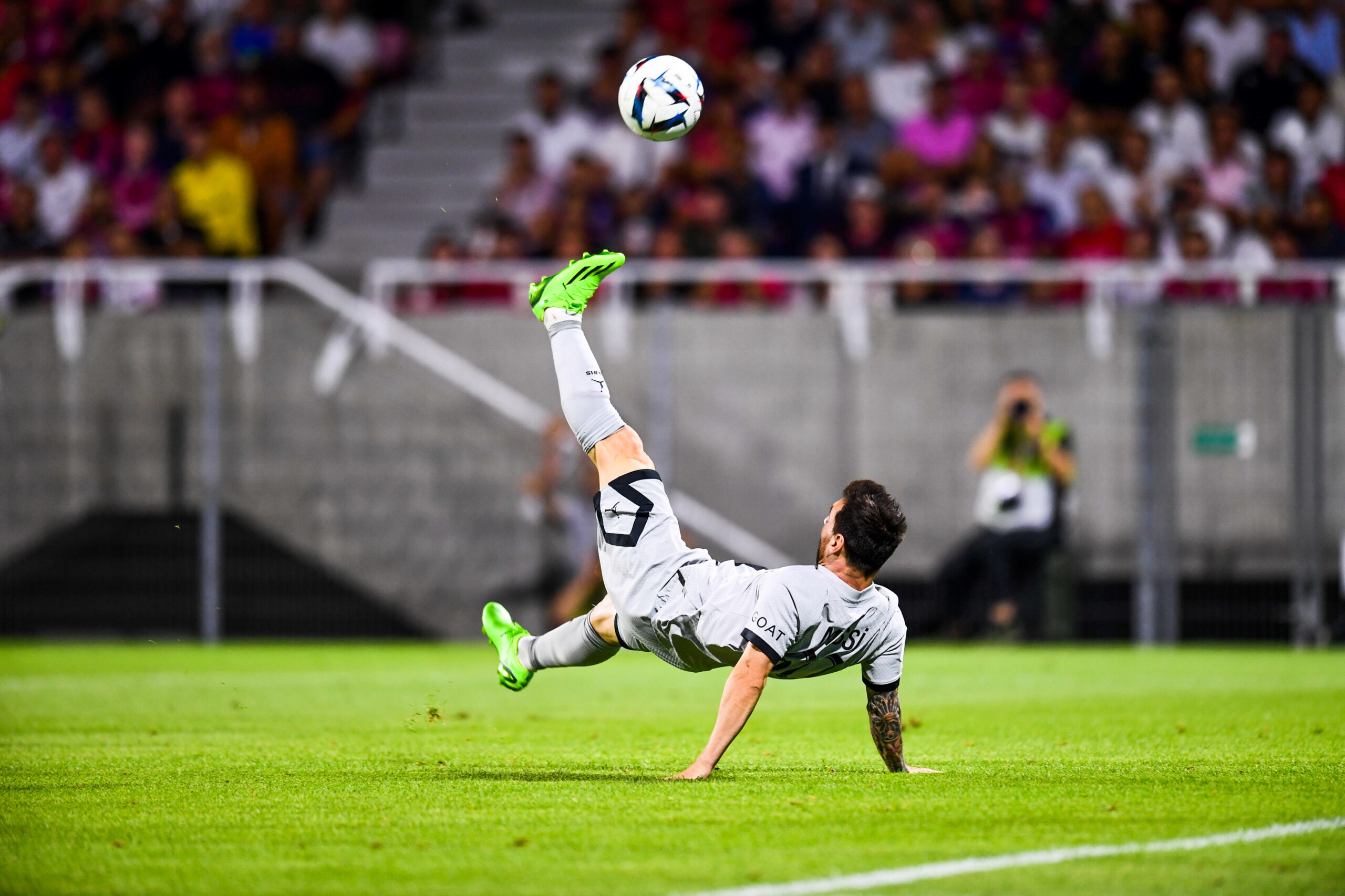Lionel Messi a marqué d'un geste acrobatique face à Clermont (Icon Sport)