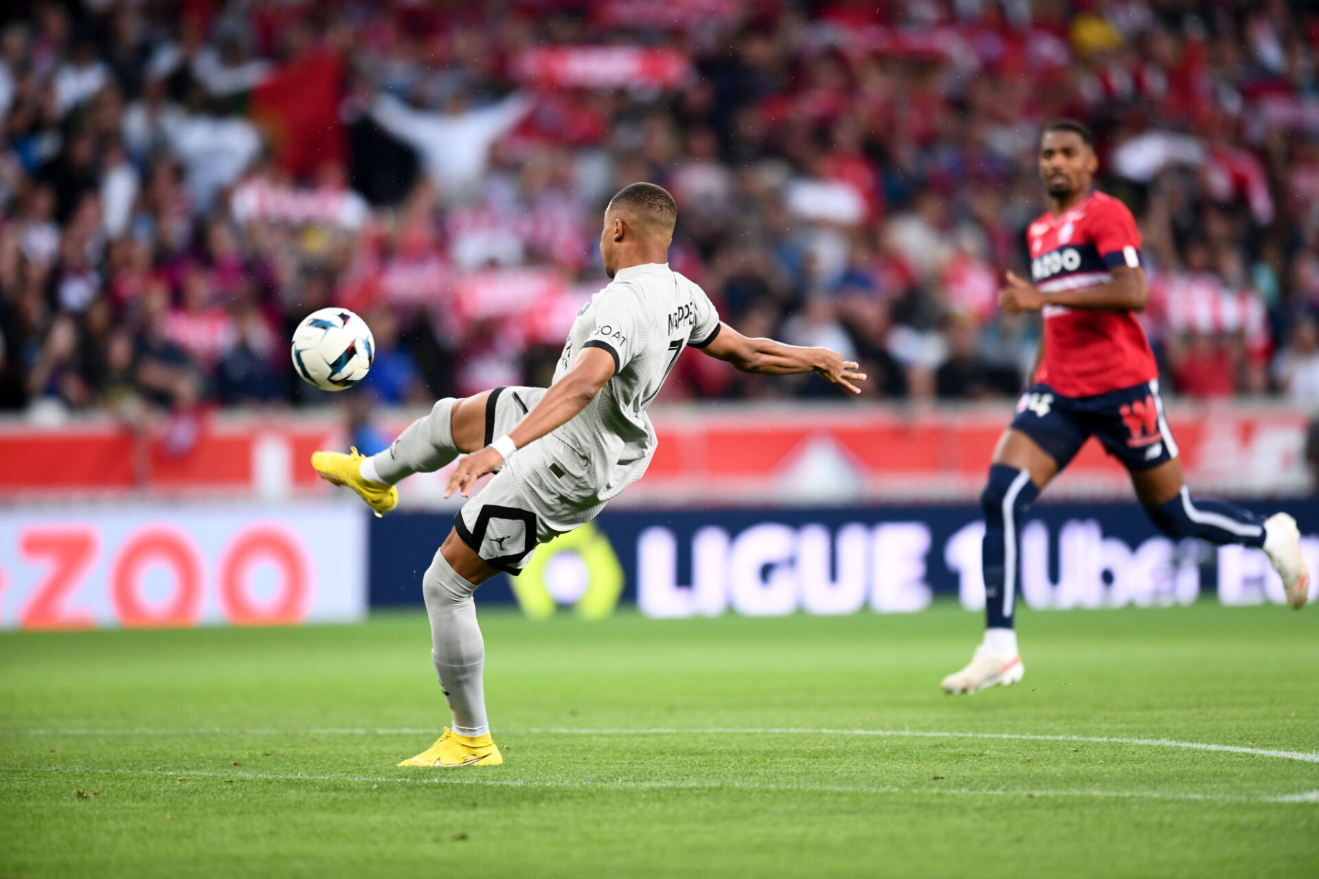 Mbapp&eacute; ouvre le score face au LOSC. (Icon Sport)