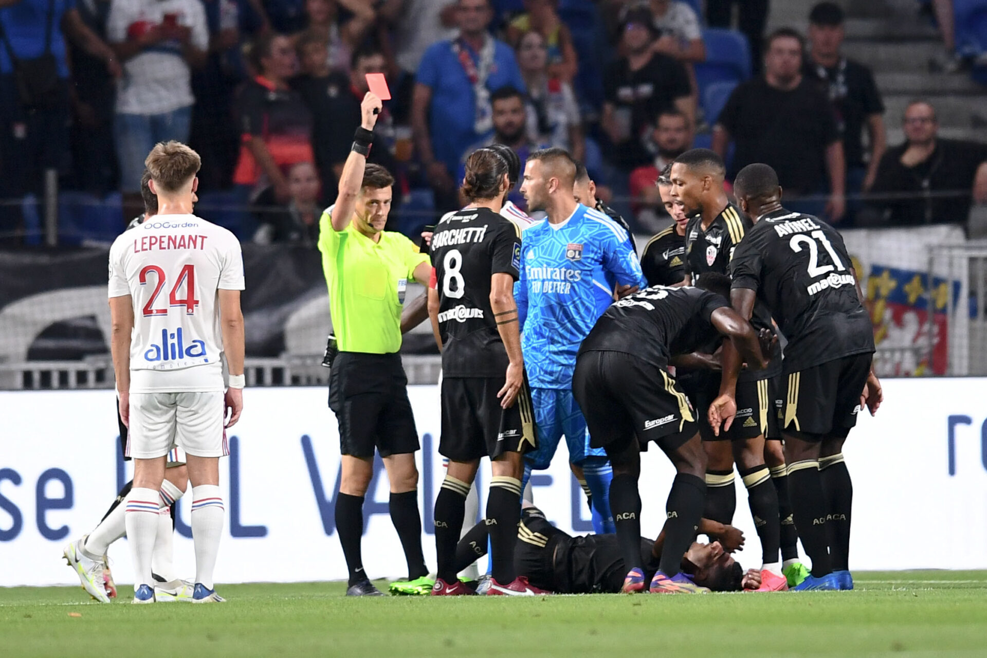 Anthony Lopes, exclu lors du premier match de Ligue 1 entre l'OL et Ajaccio. Icon Sport Anthony Lopes, exclu lors du premier match de Ligue 1 entre l'OL et Ajaccio. Icon Sport