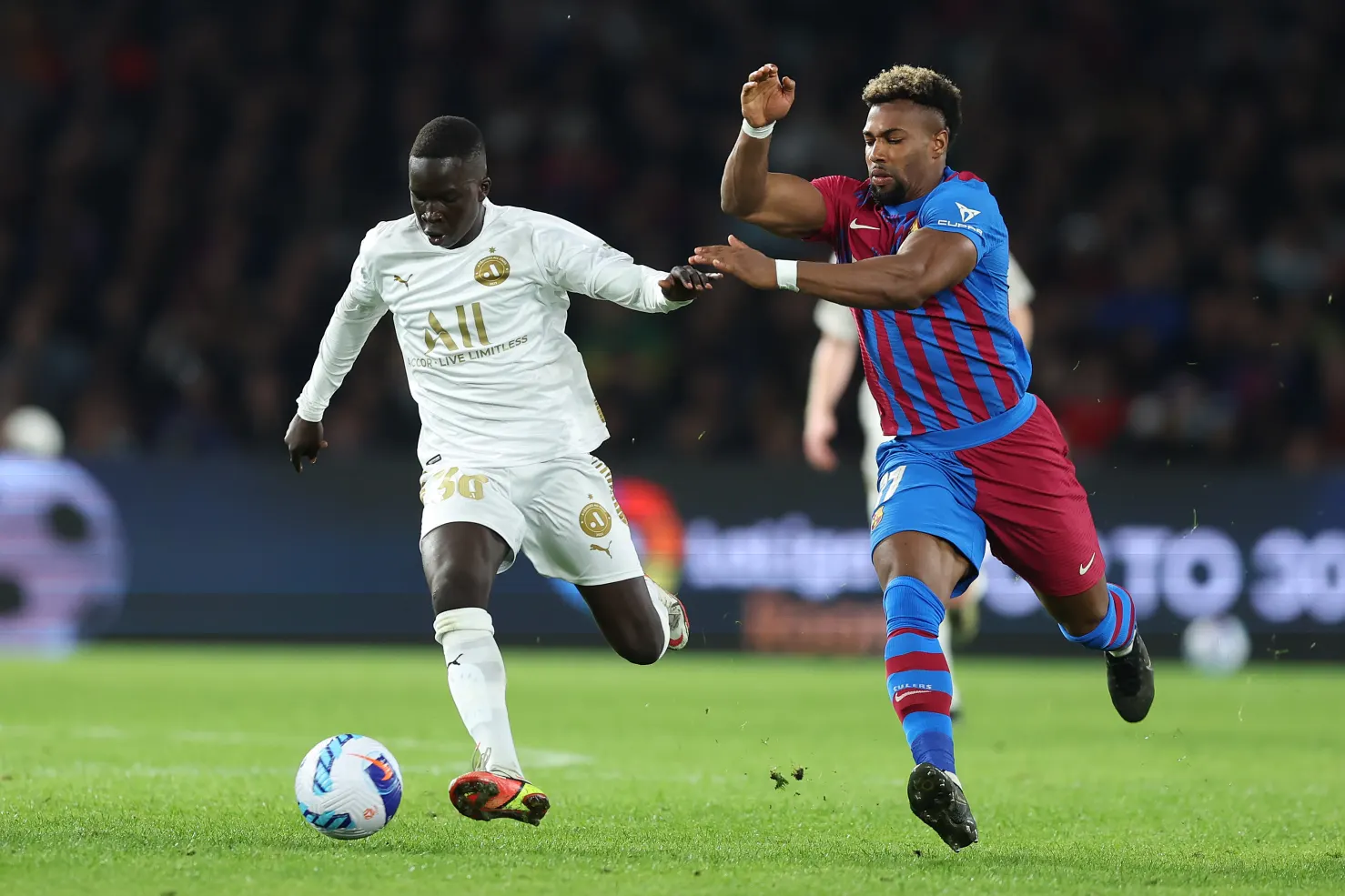 Kuol s'&eacute;tait notamment distingu&eacute; en mai dernier lors du match entre certains des meilleurs joueurs du championnat australien et le Bar&ccedil;a (Mark Metcalfe/Intermittent/Getty Images)