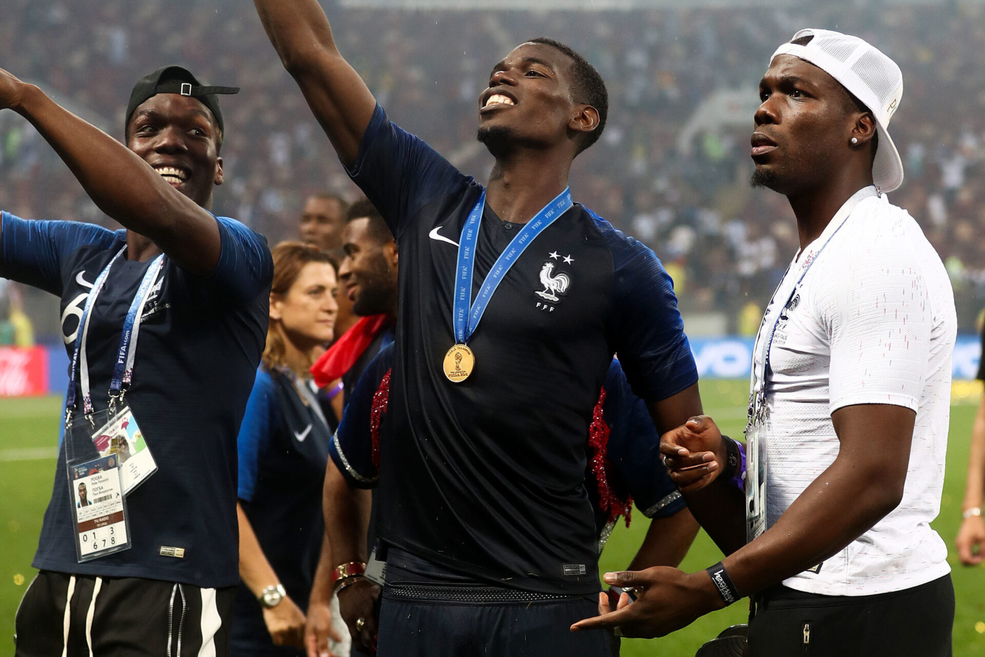 Paul Pogba avait c&eacute;l&eacute;br&eacute; la victoire en Coupe du Monde en compagnie de ses deux fr&egrave;res, Mathias et Florentin. (Icon Sport)