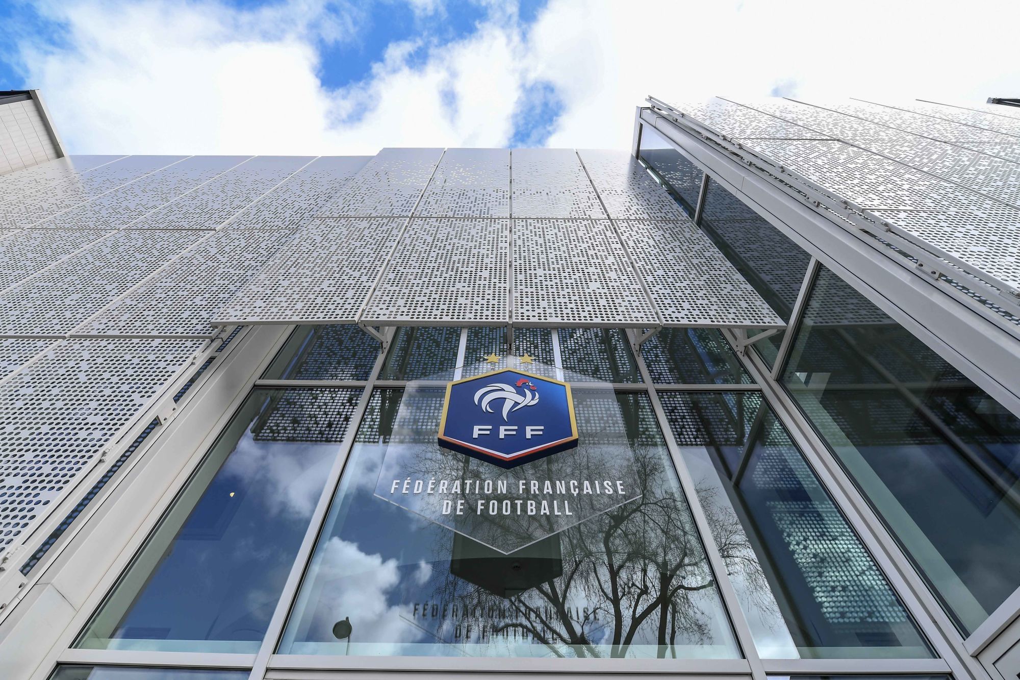 Scandale à la FFF : la fédération porte plainte contre le magazine So Foot