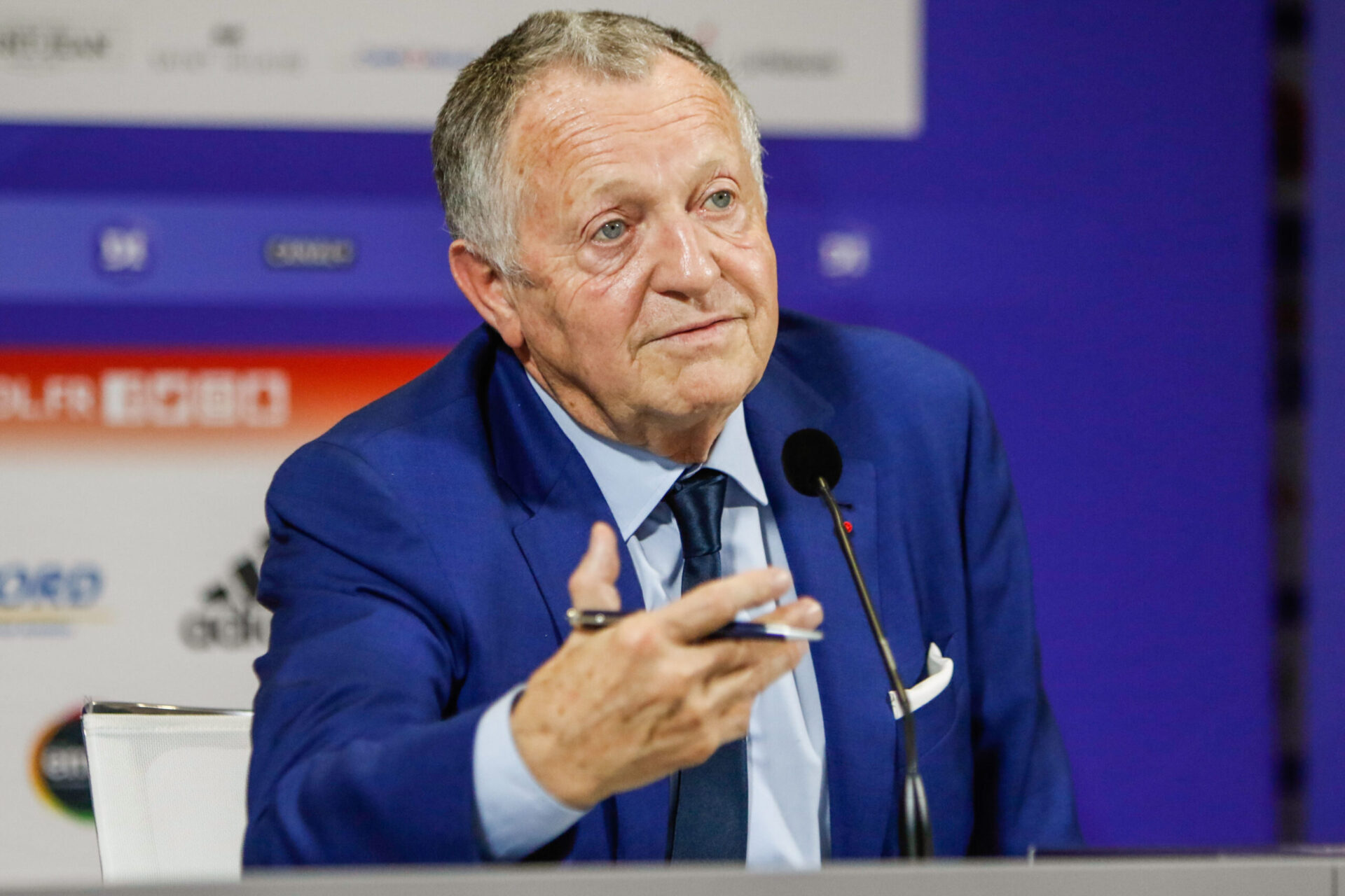 Jean-Michel Aulas veut utiliser plus de cars et de trains pour les déplacements. (Icon Sport) Jean-Michel Aulas veut utiliser plus de cars et de trains pour les déplacements. (Icon Sport)