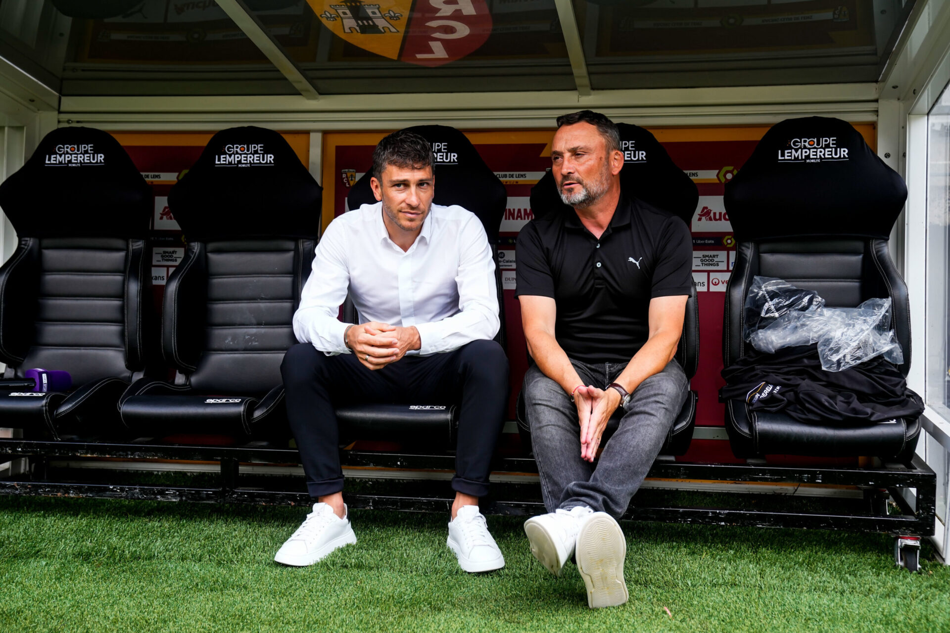 Florent Ghisolfi (à gauche), ici avec l'entraîneur du RC Lens, Franck Haise (Icon Sport) Florent Ghisolfi (à gauche), ici avec l'entraîneur du RC Lens, Franck Haise (Icon Sport)