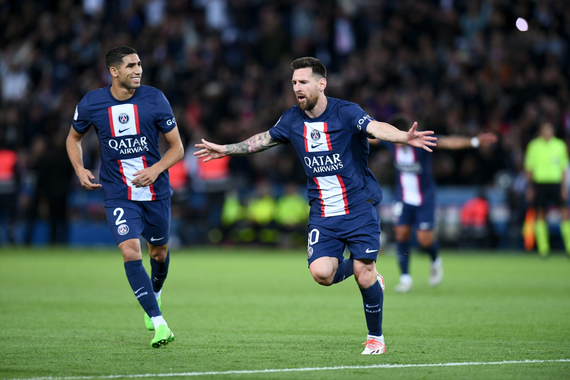 Messi a marqué son premier coup-franc en Ligue 1 Messi a marqué son premier coup-franc en Ligue 1