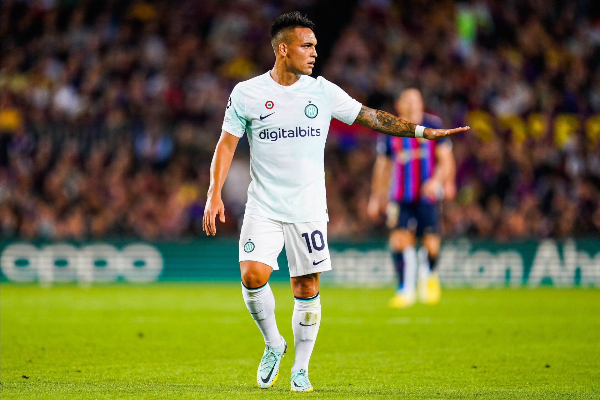 Lautaro Martinez face au FC Barcelone, au Camp Nou. (Icon Sport)
