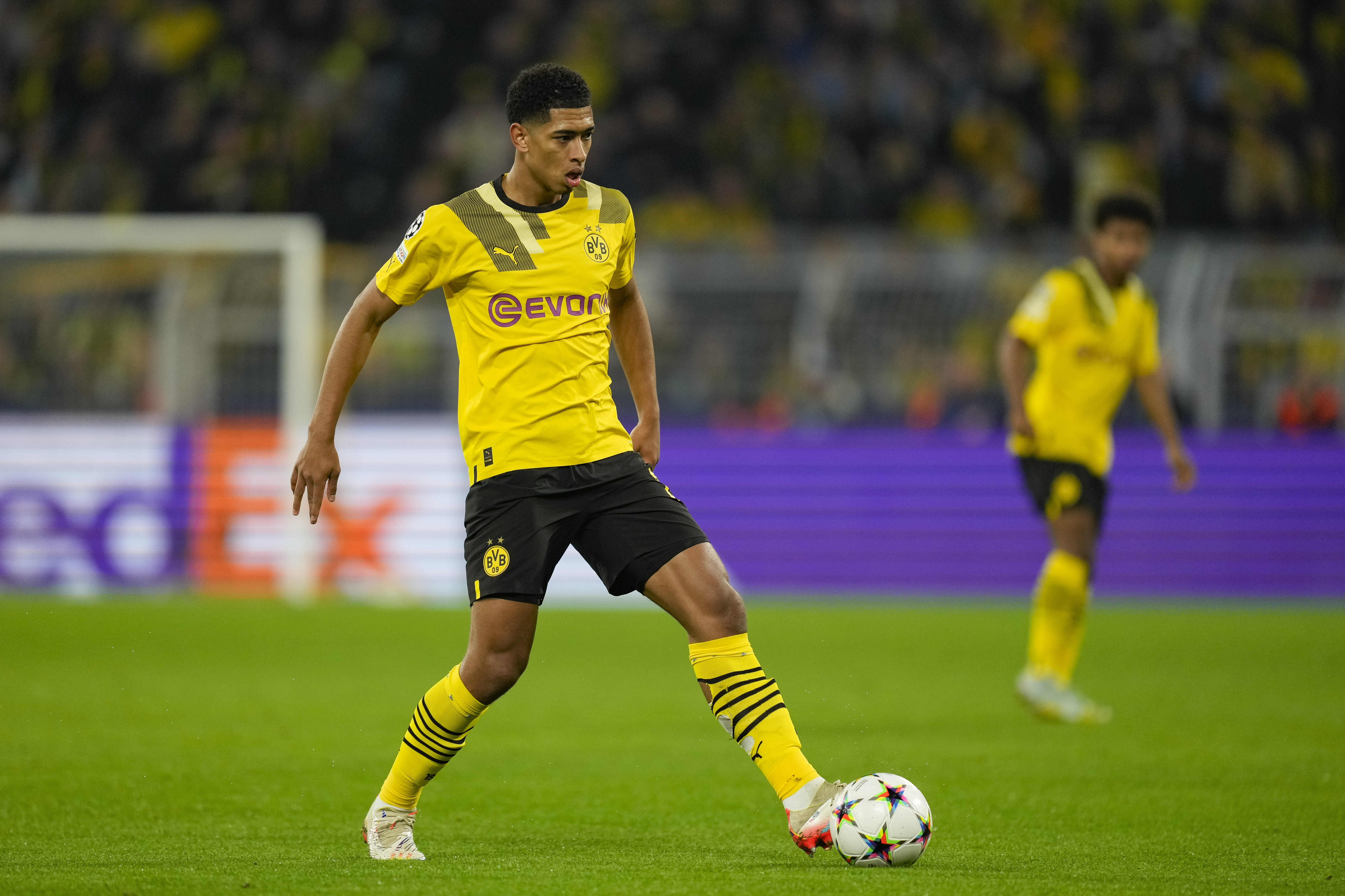 Mercato : Dortmund confirme des discussions pour un départ de Bellingham