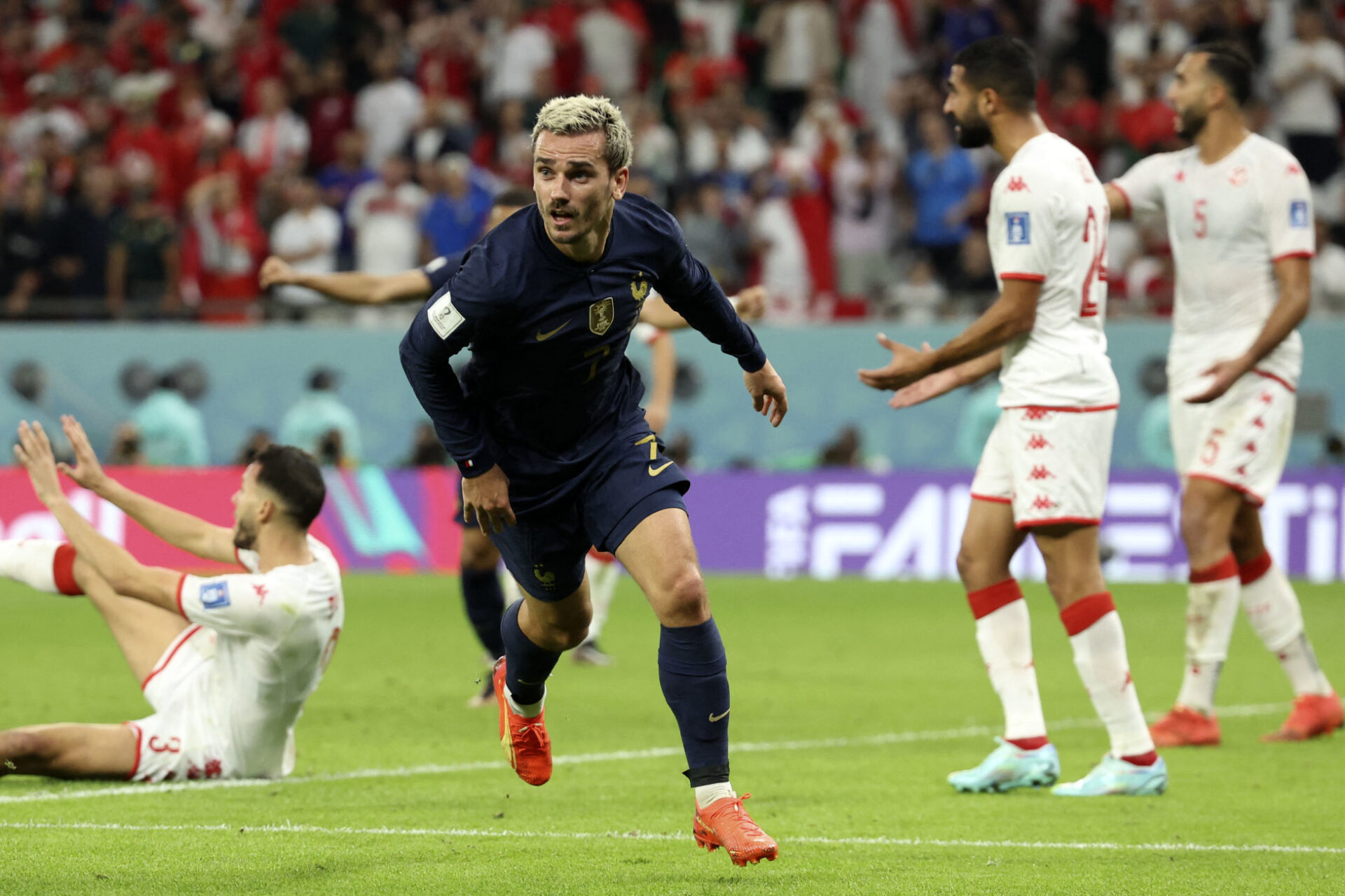 CDM 2022 : l'&eacute;quipe de France va d&eacute;poser une r&eacute;clamation apr&egrave;s l'annulation du but de Griezmann (Icon Sport)
