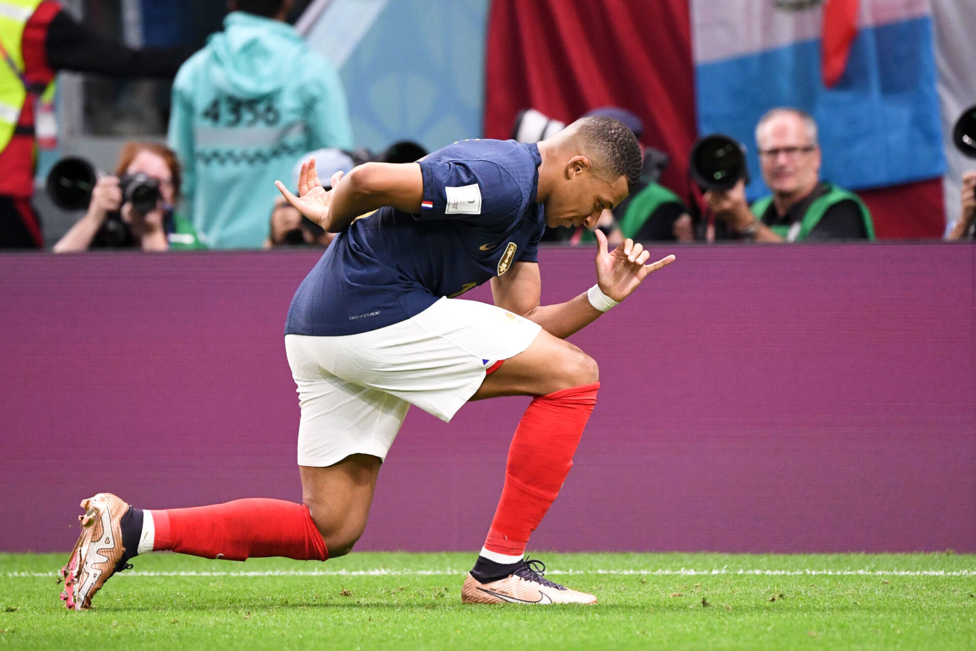 Kylian Mbappé a marqué un but et adressé une passe décisive de plus sous le maillot de l'équipe de France (Icon Sport) Kylian Mbappé a marqué un but et adressé une passe décisive de plus sous le maillot de l'équipe de France (Icon Sport)
