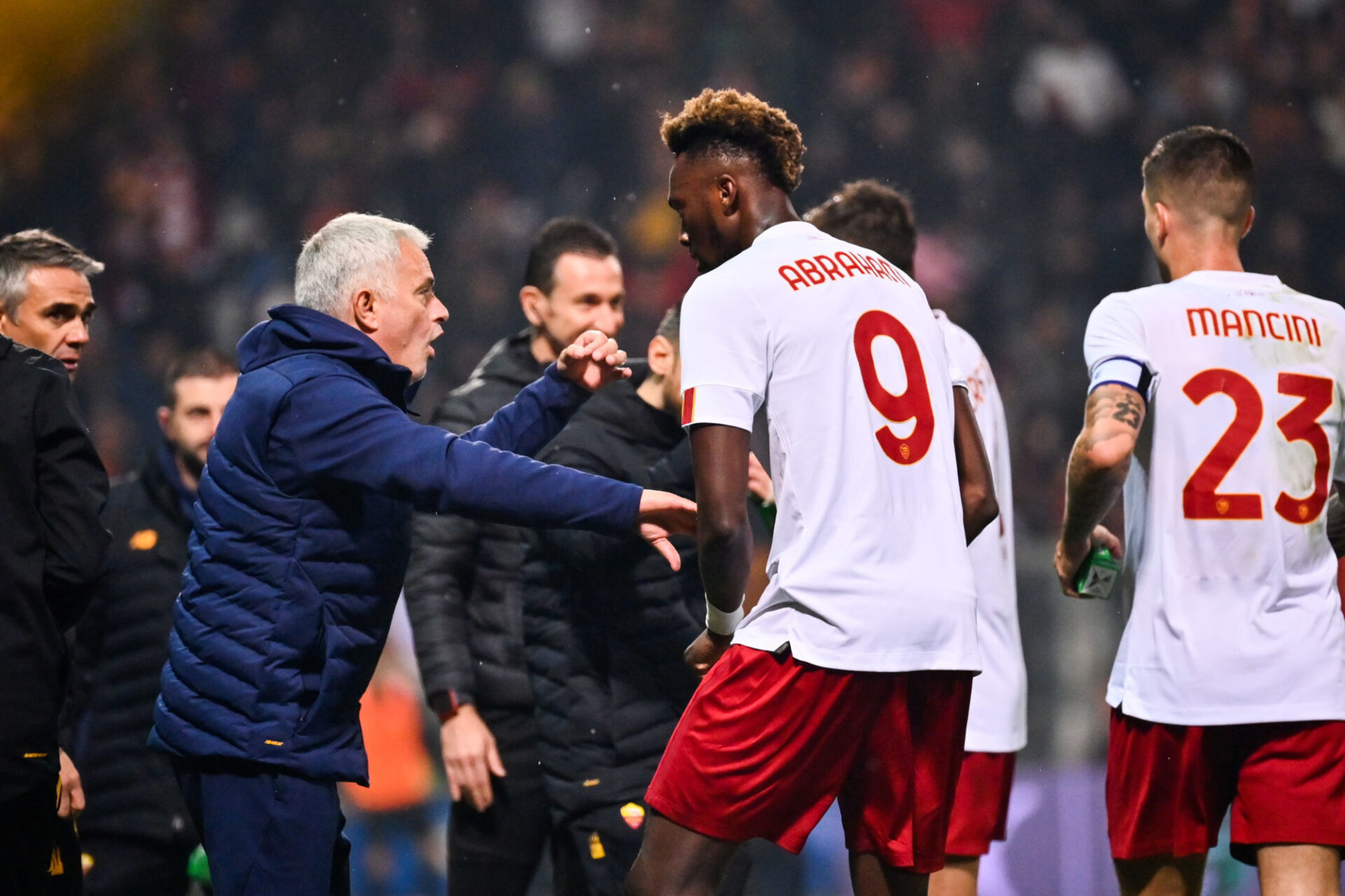 José Mourinho était très remonté après le match nul de la Roma sur la pelouse de Sassuolo (iconsport) José Mourinho était très remonté après le match nul de la Roma sur la pelouse de Sassuolo (iconsport)