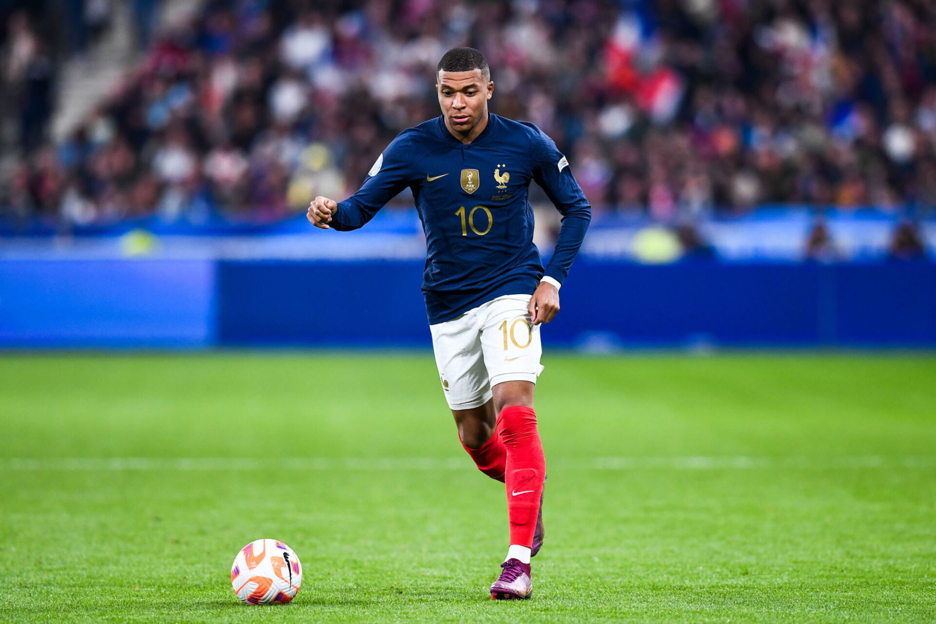 Kylian Mbappé sous les couleurs de l'équipe de France (Icon Sport)