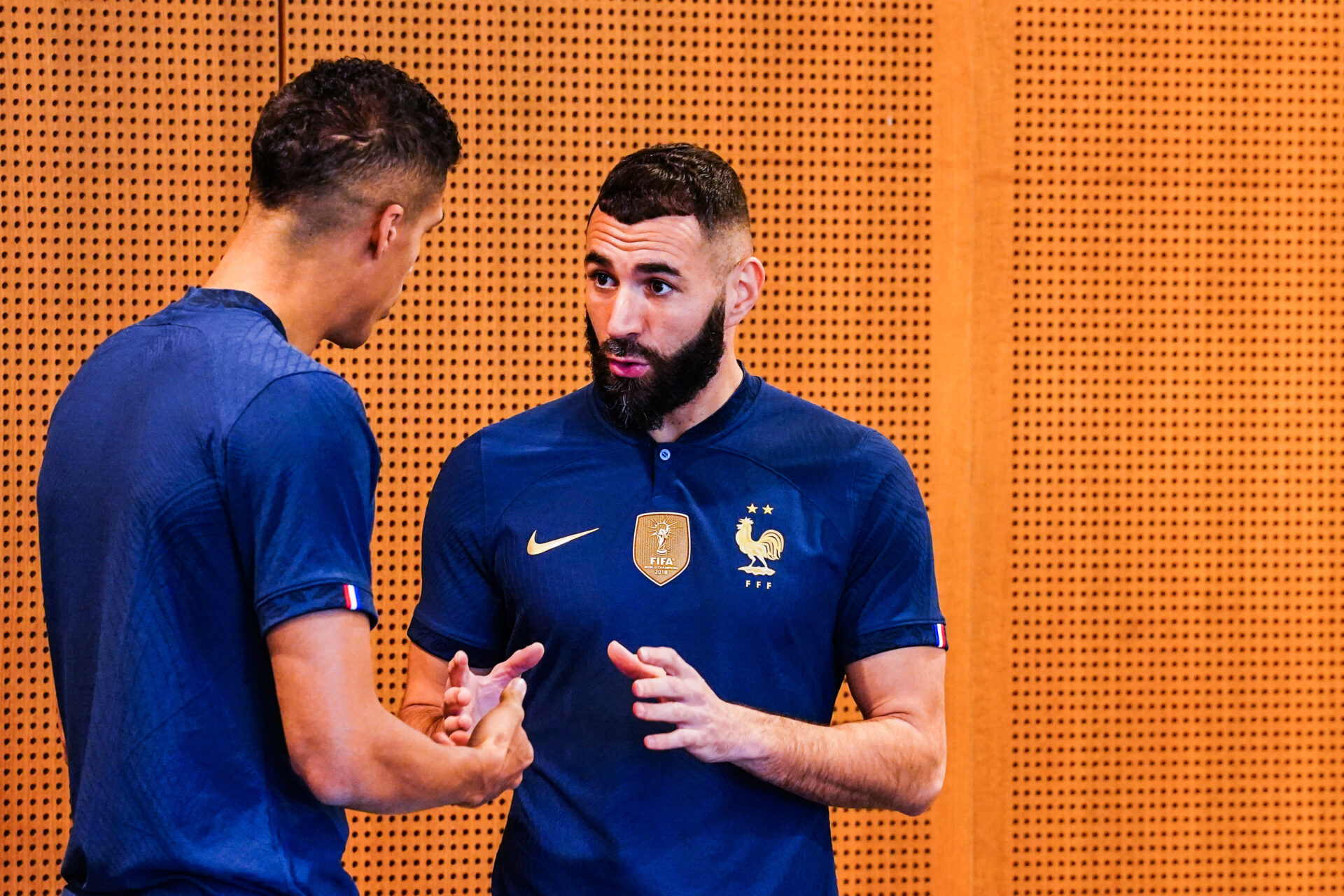 Patrice Evra d&eacute;fend Karim Benzema, ici sous les couleurs de l'EdF (Icon Sport)
