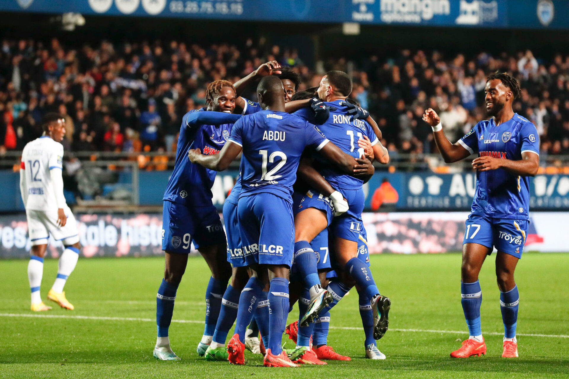 Belle ambiance au stade de l'Aube pour ce derby entre Troyes et Auxerre (iconsport)