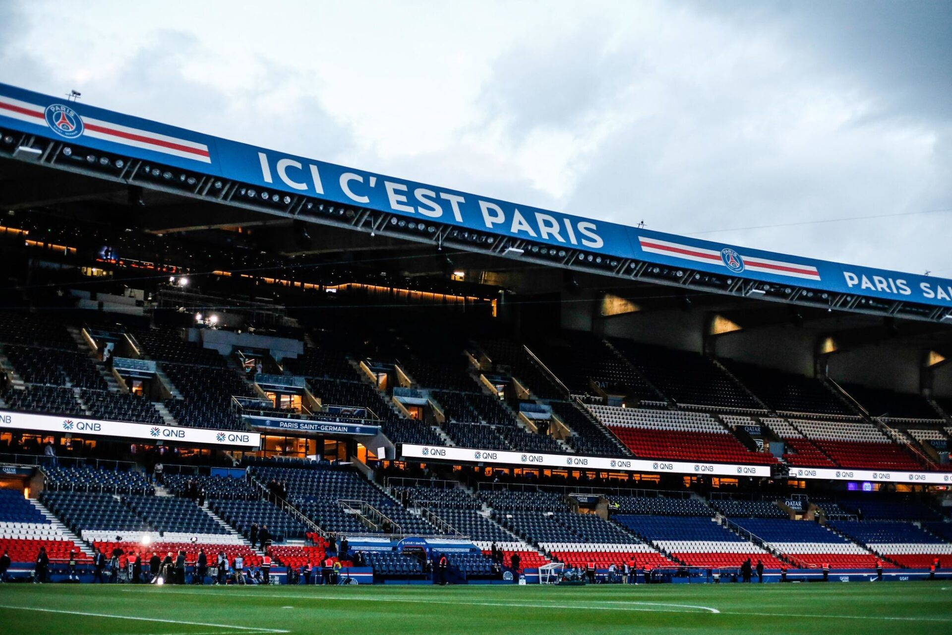 Le PSG pourrait quitter le Parc des Princes, ce qui ne devrait pas ravir ses supporters (Icon Sport)