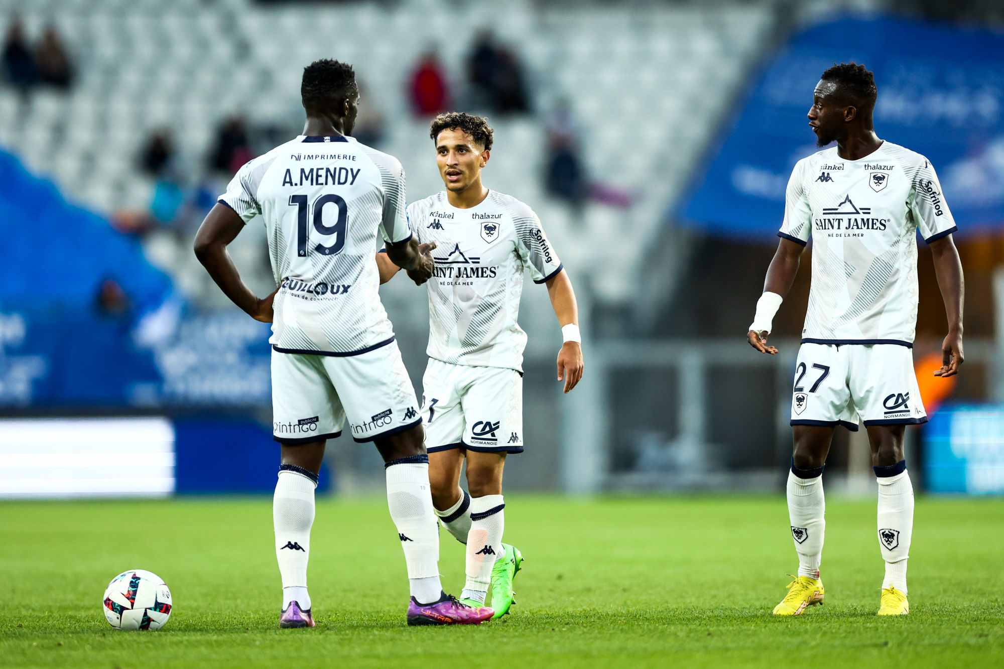 Alexandre Mendy, l'attaquant du SM Caen, aux côté de Bilal Brahimi et Ibrahim Cissé. (Icon Sport) Alexandre Mendy, l'attaquant du SM Caen, aux côté de Bilal Brahimi et Ibrahim Cissé. (Icon Sport)