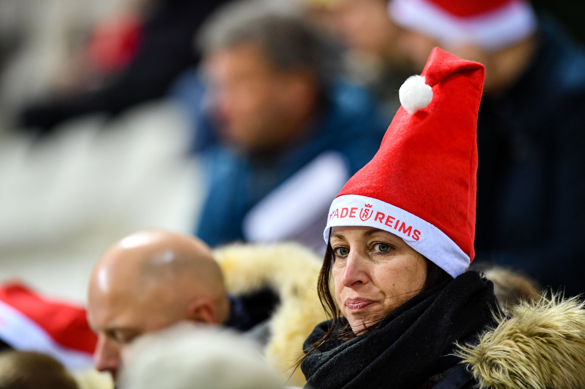 Les supportrices et supporters ont sorti les bonnets pour cette rencontre hivernale entre Reims et Rennes (Icon Sport)
