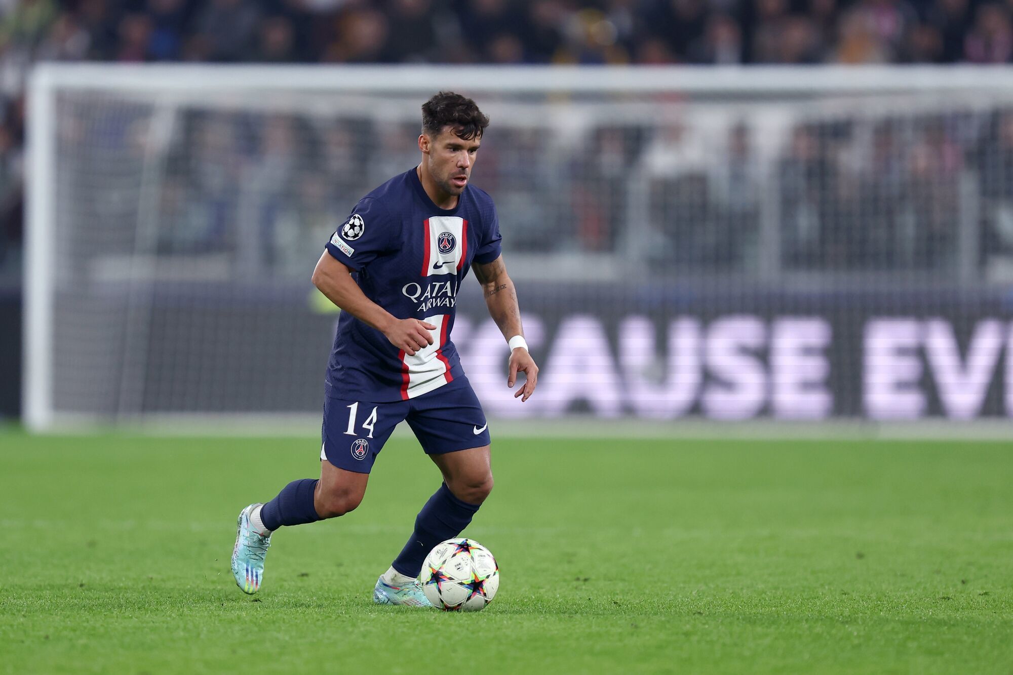Juan Bernat, avec le maillot du Paris Saint-Germain. (Icon Sport) Juan Bernat, avec le maillot du Paris Saint-Germain. (Icon Sport)