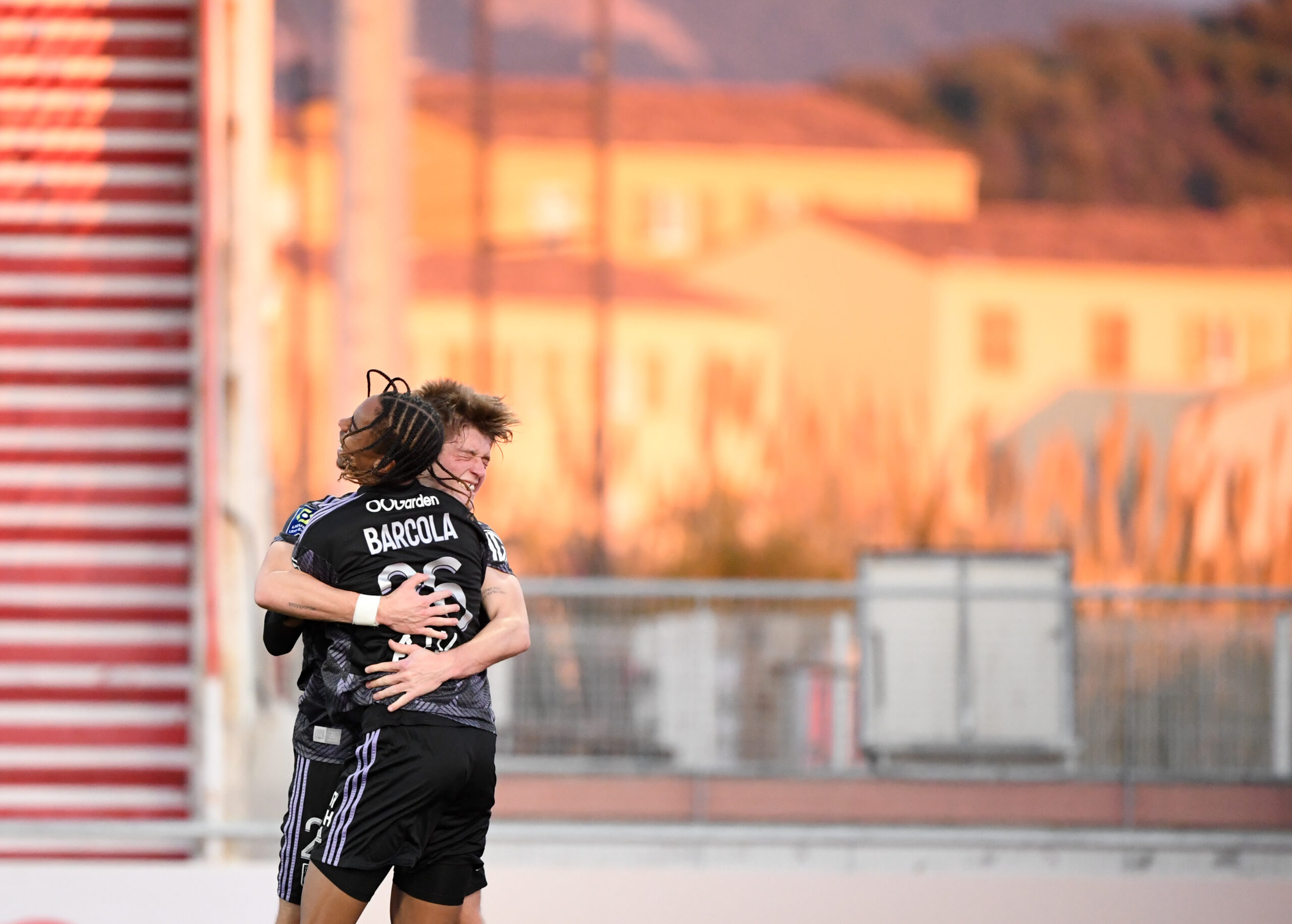Barcola et Lepenant (OL) pour ouvrir le score face &agrave; Ajaccio (Icon Sport)