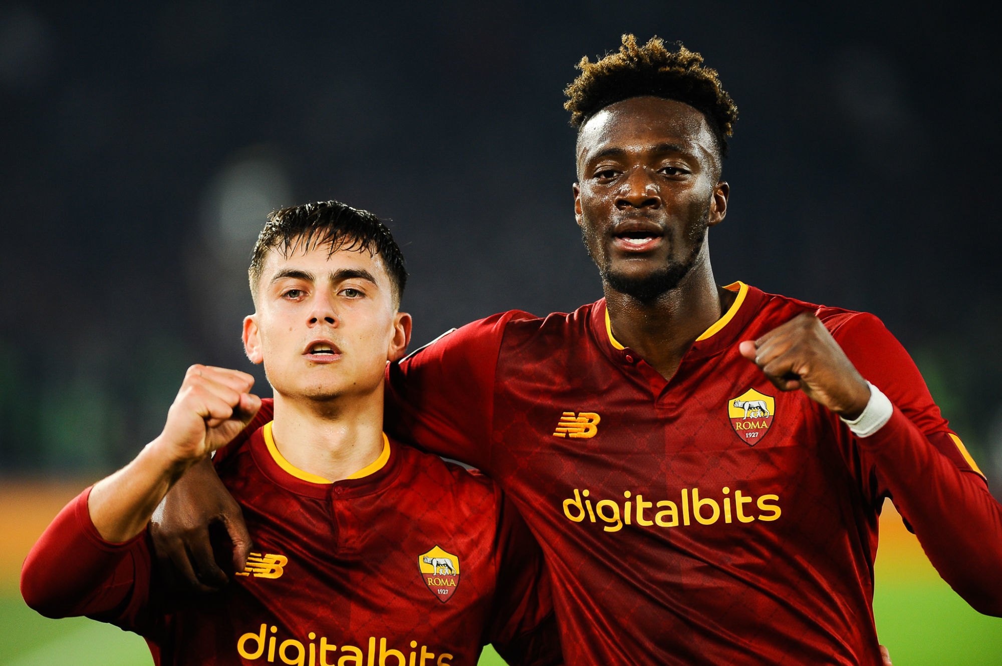 Paulo Dybala montre une tr&egrave;s belle compl&eacute;mentarit&eacute; avec Tammy Abraham. (Icon Sport)