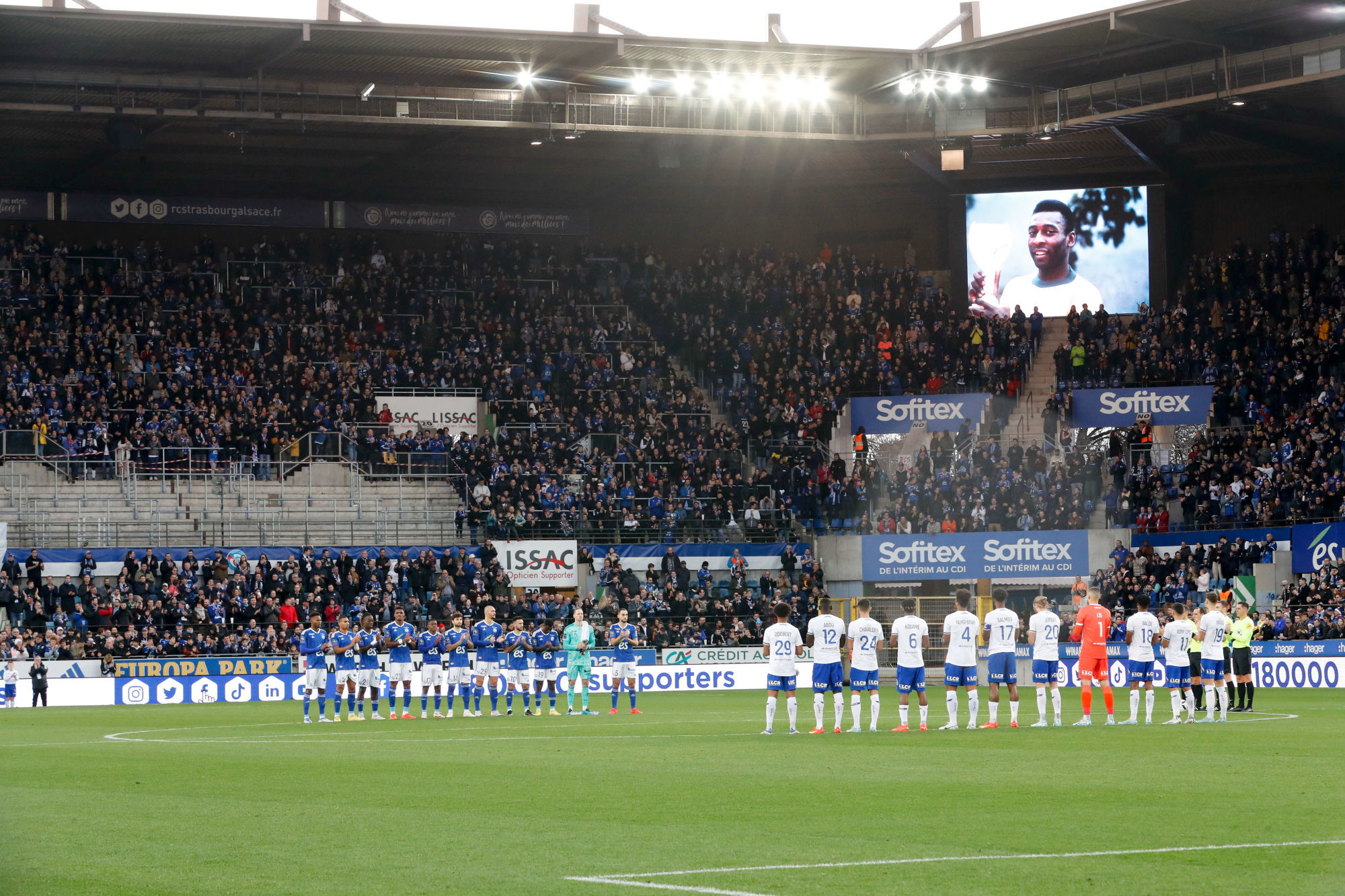 Un hommage a Pelé a eu lieu avant ce match entre Strasbourg et Troyes, comme dans tous les stades de Ligue 1 (Icon Sport) Un hommage a Pelé a eu lieu avant ce match entre Strasbourg et Troyes, comme dans tous les stades de Ligue 1 (Icon Sport)