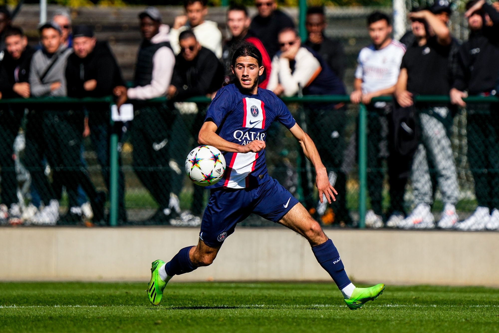 Ilyes Housni en est à 8 buts et 2 passes décisives avec le PSG cette saison en Youth League (Icon Sport) Ilyes Housni en est à 8 buts et 2 passes décisives avec le PSG cette saison en Youth League (Icon Sport)