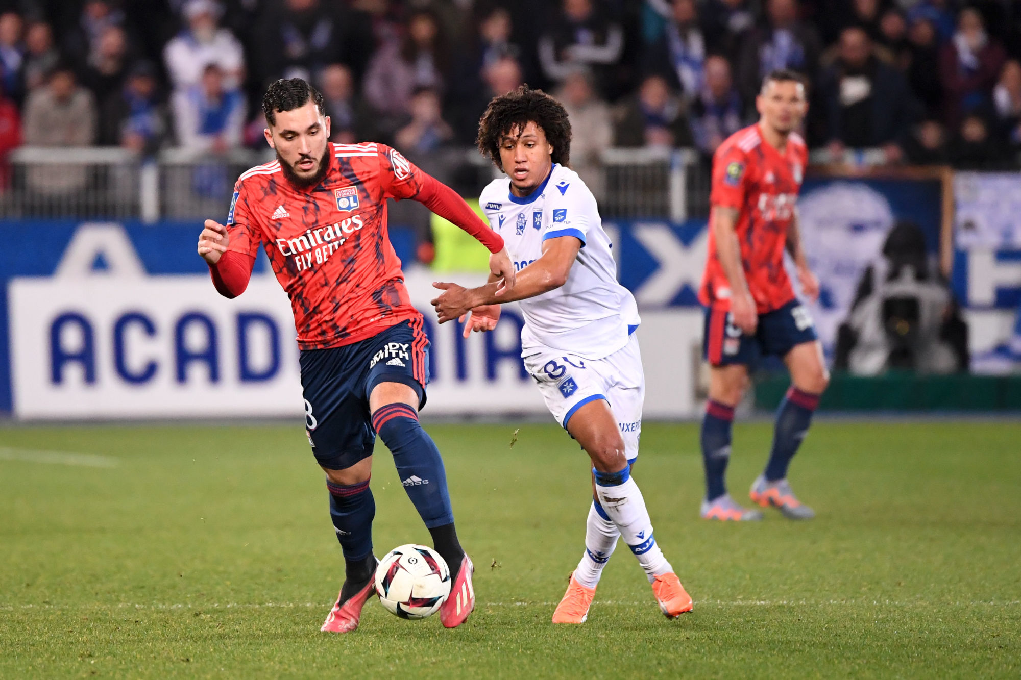 Moussa Demb&eacute;l&eacute; ouvre le score pour Lyon face &agrave; Auxerre et inscrit son 3e but de la saison en Ligue 1 (Icon Sport)