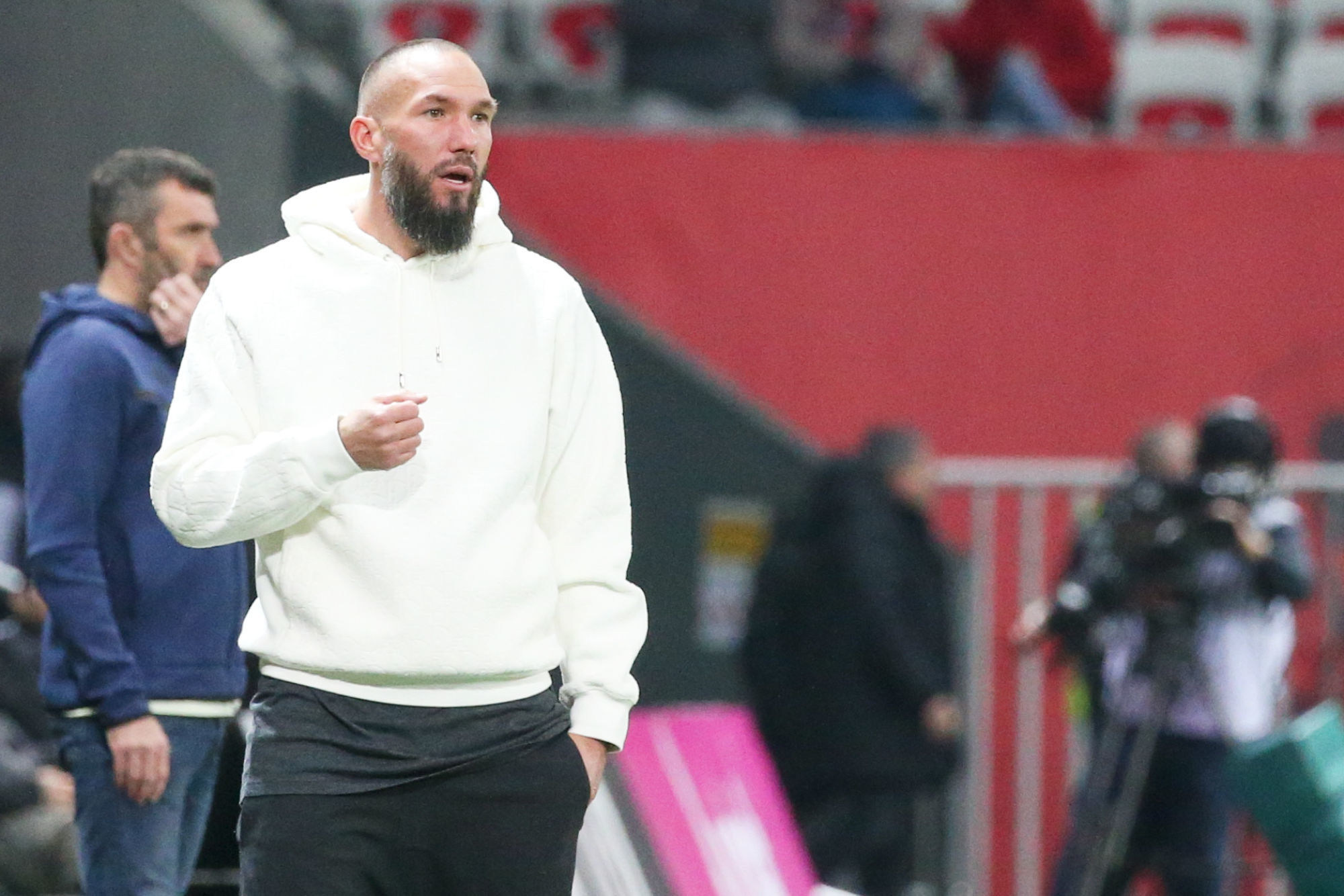Didier Digard, sur le banc lors de Nice-Montpellier. (Icon Sport)