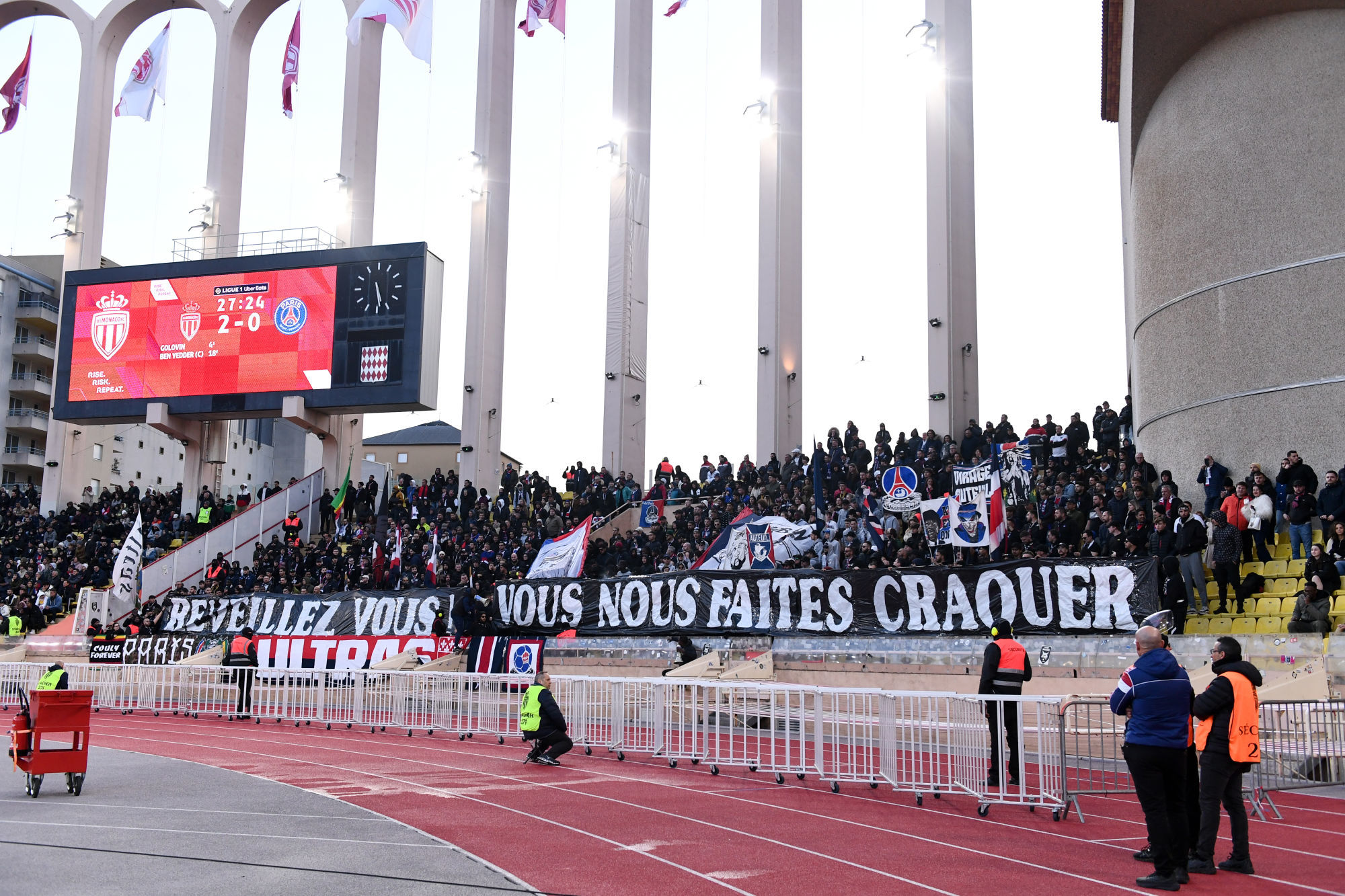 La banderole des supporters parisiens en d&eacute;placement &agrave; Monaco. (Icon Sport)