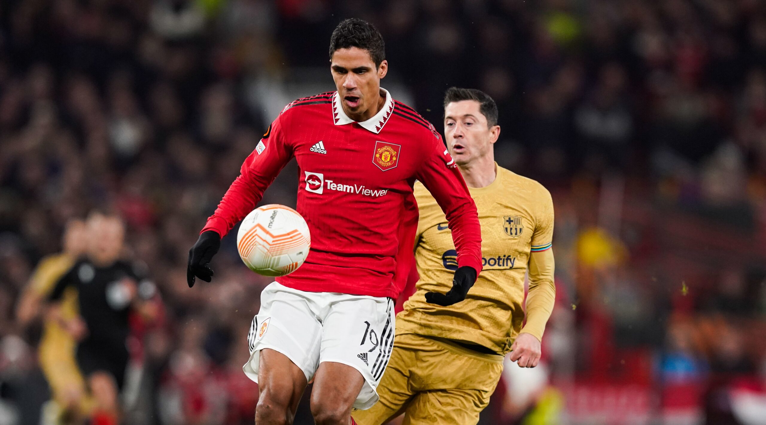 Varane a &eacute;t&eacute; intransigeant contre Lewandowski et le Bar&ccedil;a (Icon Sport)