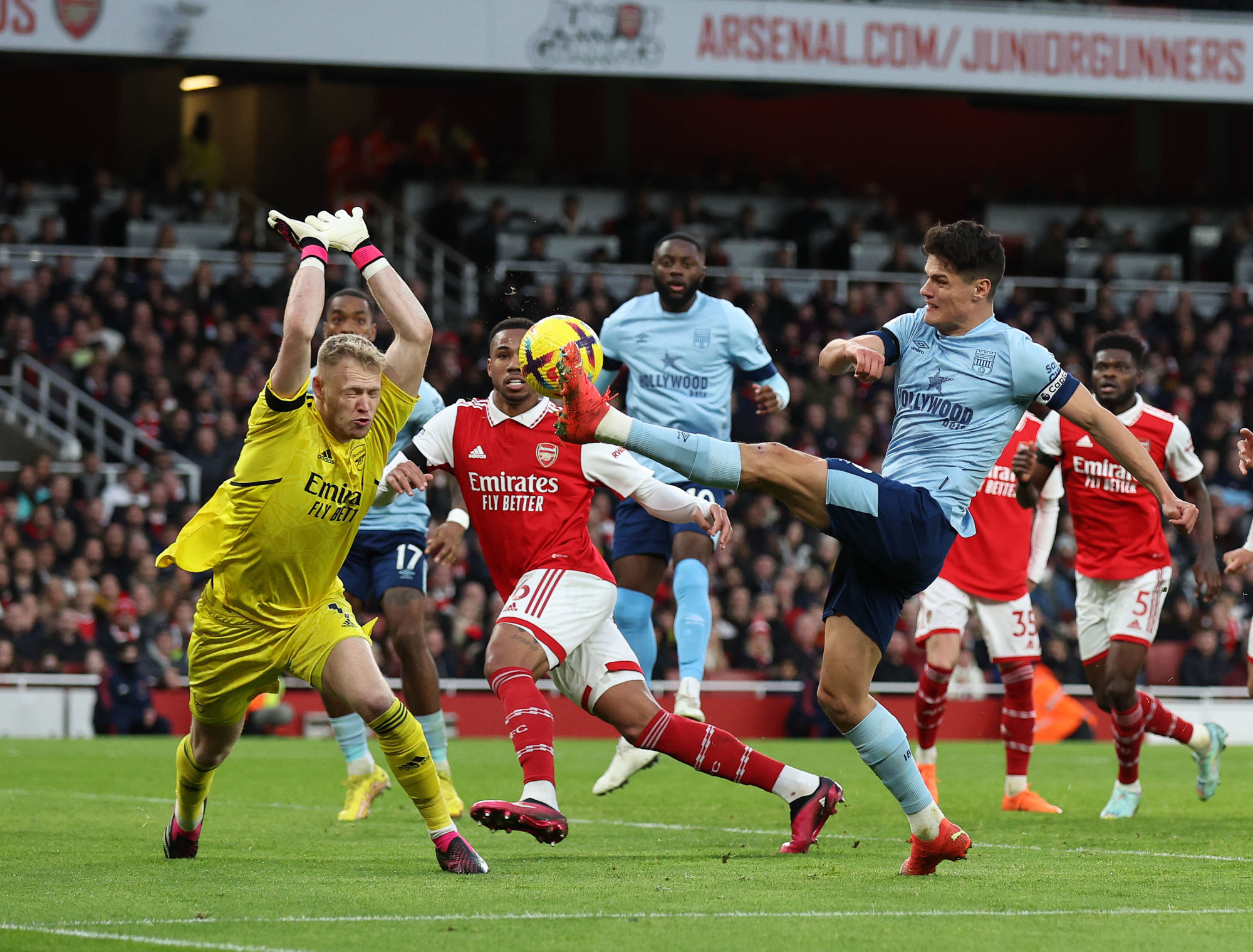 La passe d&eacute;cisive de Norgaard en position illicite contre Arsenal. (Icon Sport)