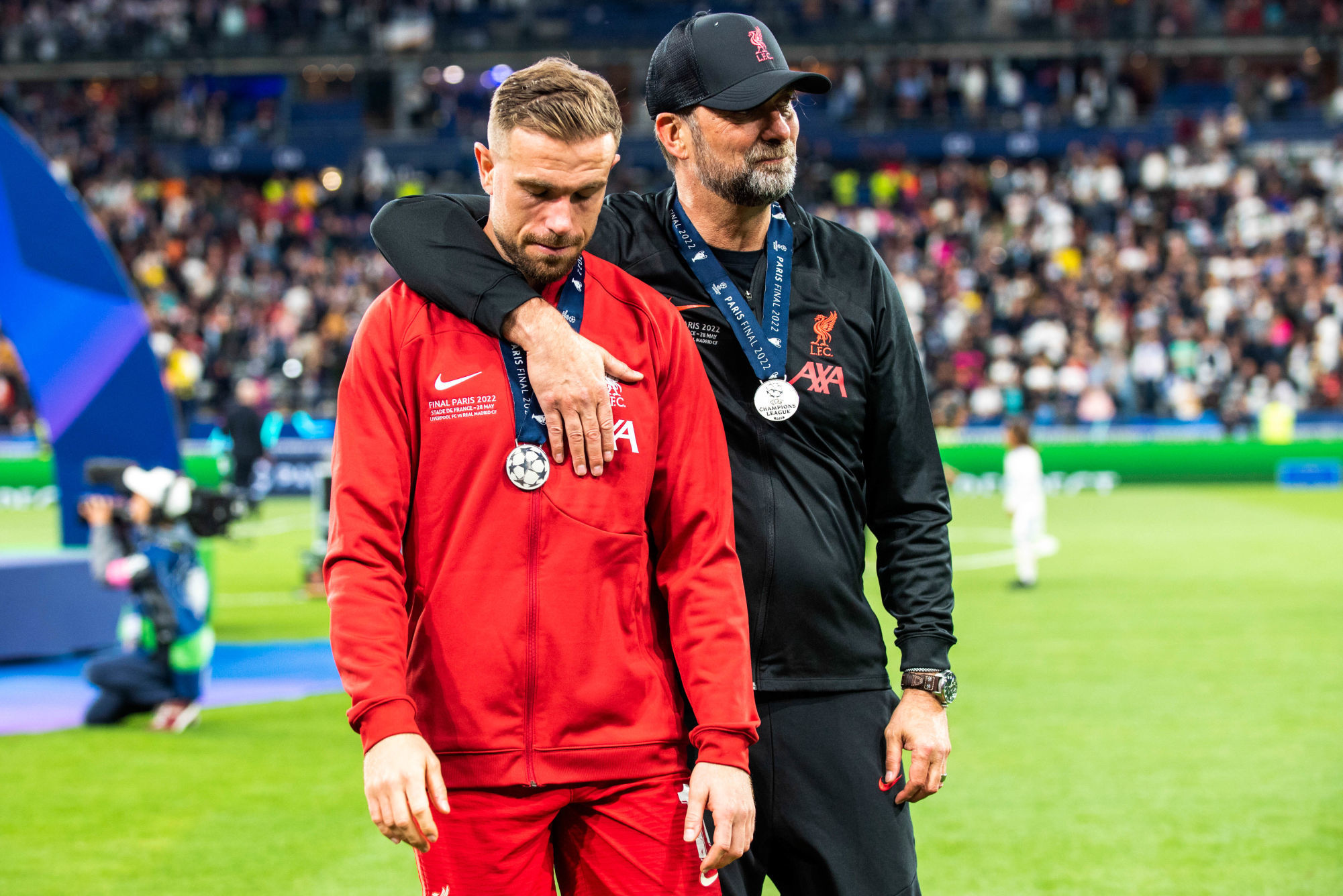 Klopp avait aussi dû consoler ses joueurs à l'issue du match. (Icon Sport) Klopp avait aussi dû consoler ses joueurs à l'issue du match. (Icon Sport)