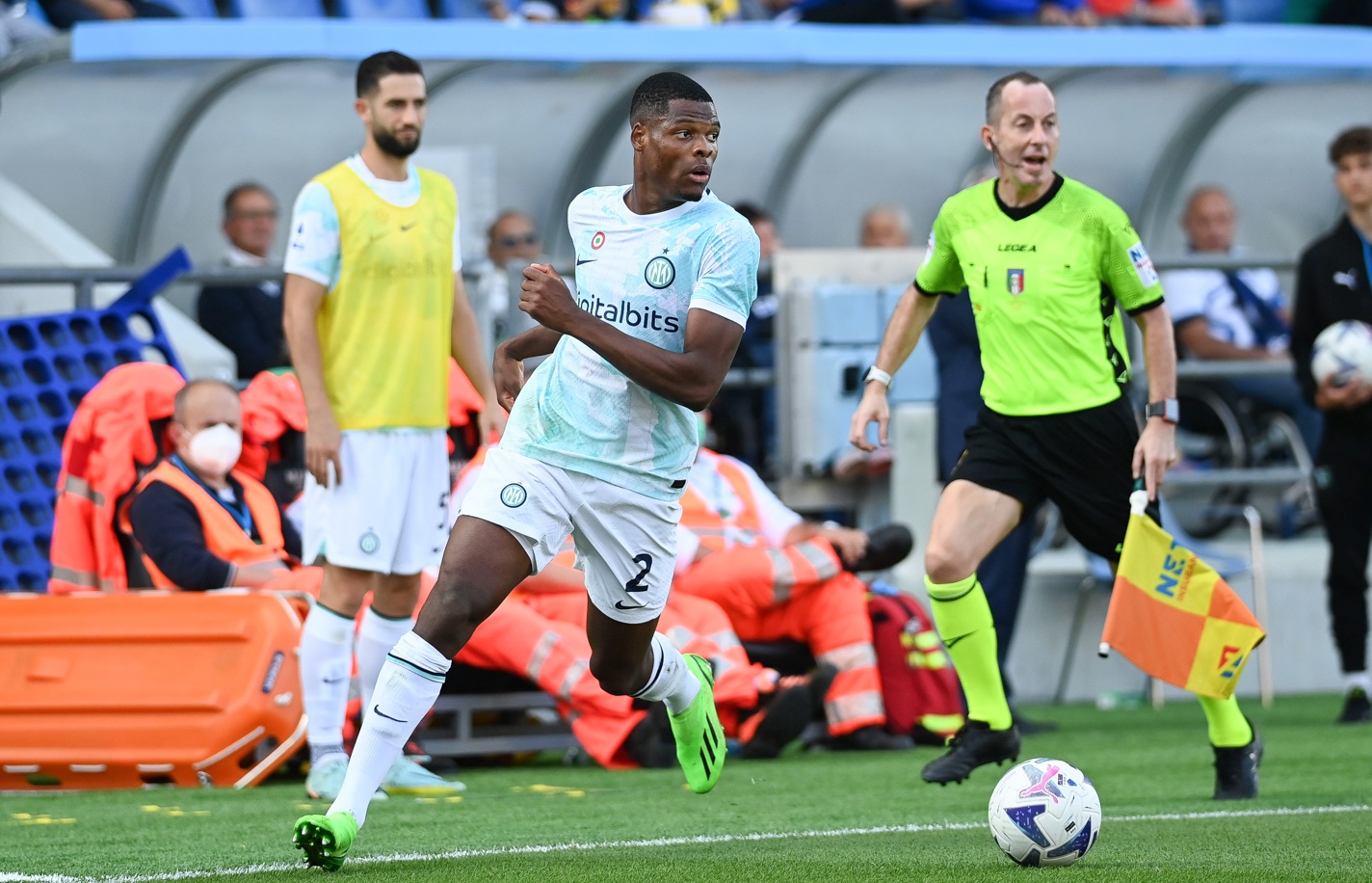 Deux ans après son arrivée à l'Inter, Dumfries devrait avoir l'opportunité de signer dans un club anglais lors du prochain mercato estival (Icon Sport) Deux ans après son arrivée à l'Inter, Dumfries devrait avoir l'opportunité de signer dans un club anglais lors du prochain mercato estival (Icon Sport)