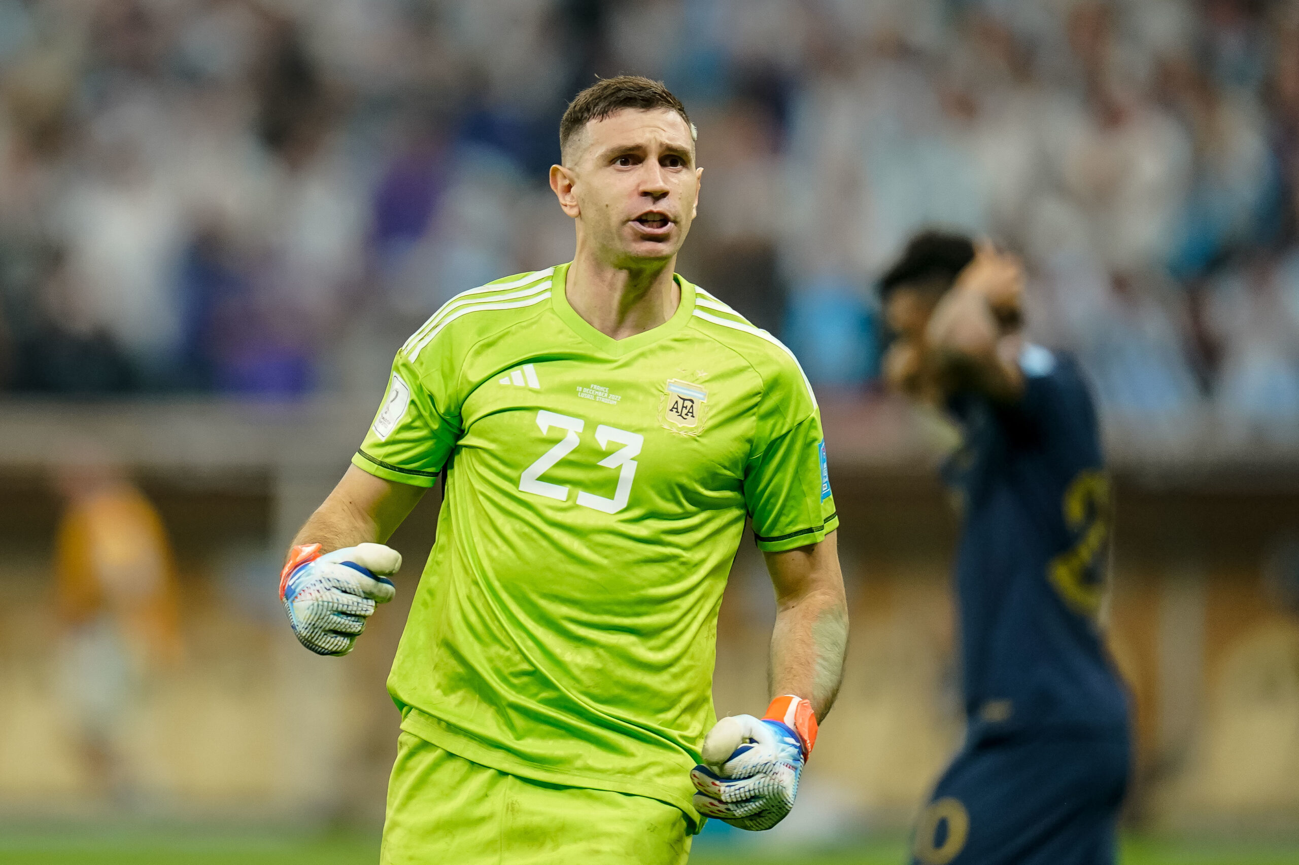 Martinez a fait don de ses gants qu'il portait lors de la finale de la Coupe du monde (Icon Sport)