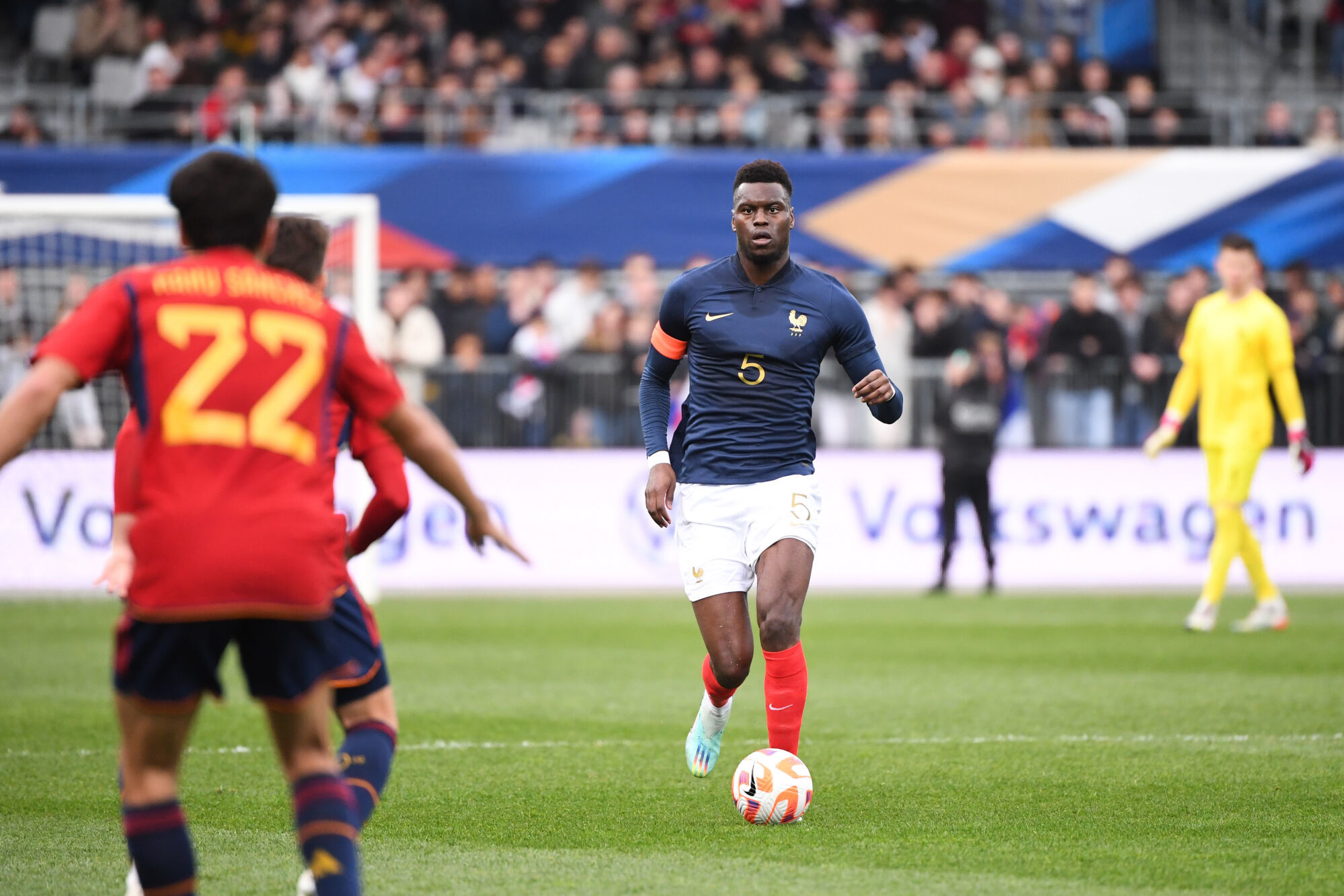 Beno&icirc;t Badiashile, le capitaine de l'&eacute;quipe de France espoirs, face &agrave; l'Espagne (Icon Sport)