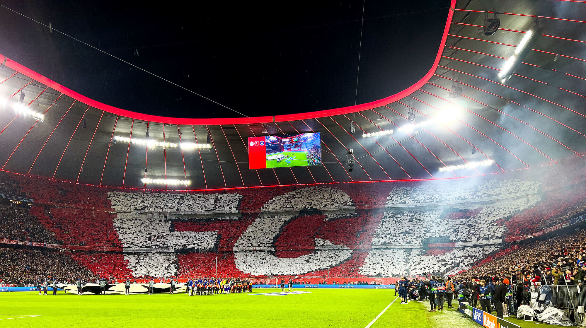 L'&eacute;norme tifo des supporters du Bayern pour ce match face au PSG (Icon Sport)