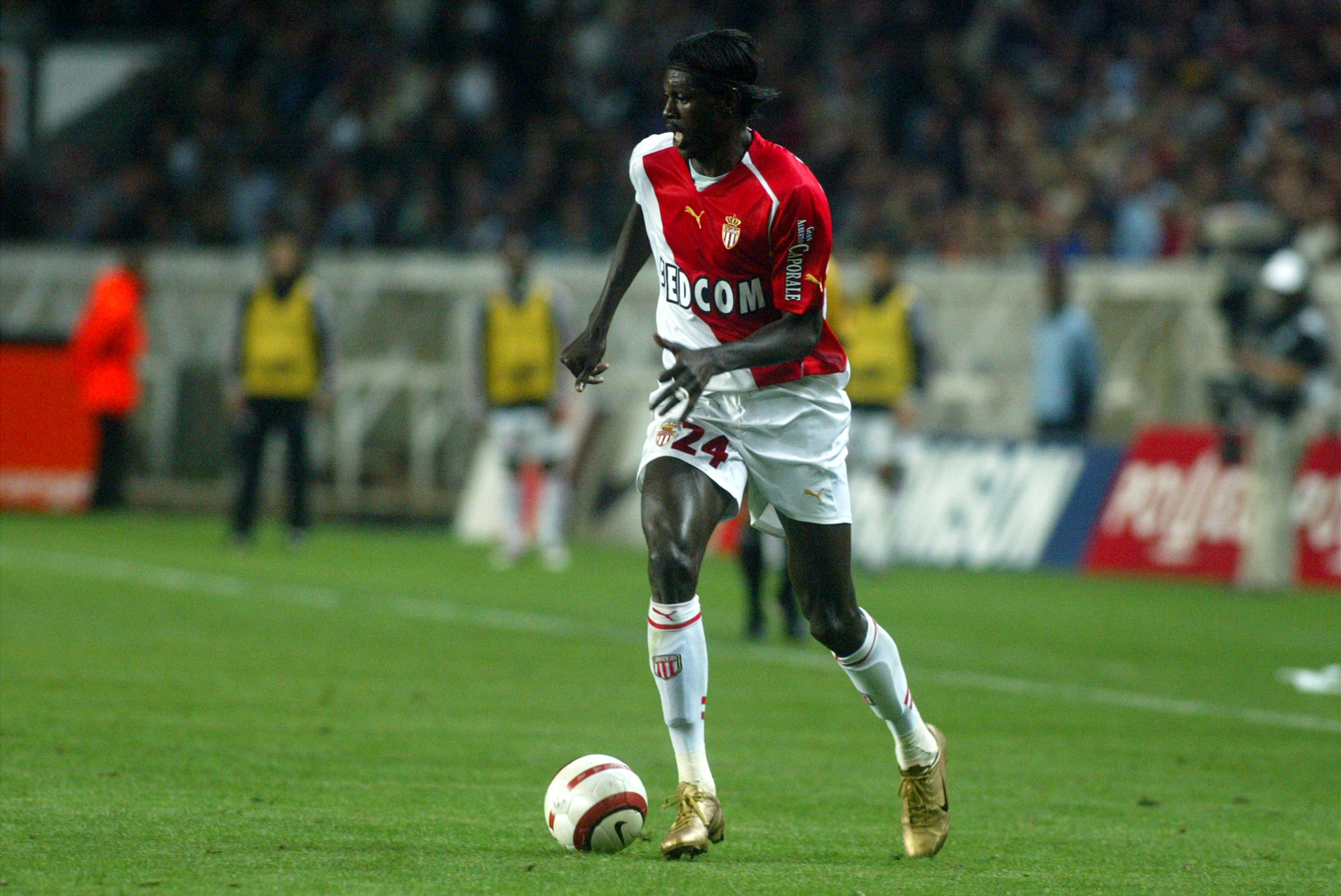 Après s'être distingué avec le Togo en 2002 lors de la CAN, Adebayor avait rejoint Monaco, puis Arsenal, avec qui il a vécu la période la plus prolifique de sa carrière (Icon Sport) Après s'être distingué avec le Togo en 2002 lors de la CAN, Adebayor avait rejoint Monaco, puis Arsenal, avec qui il a vécu la période la plus prolifique de sa carrière (Icon Sport)