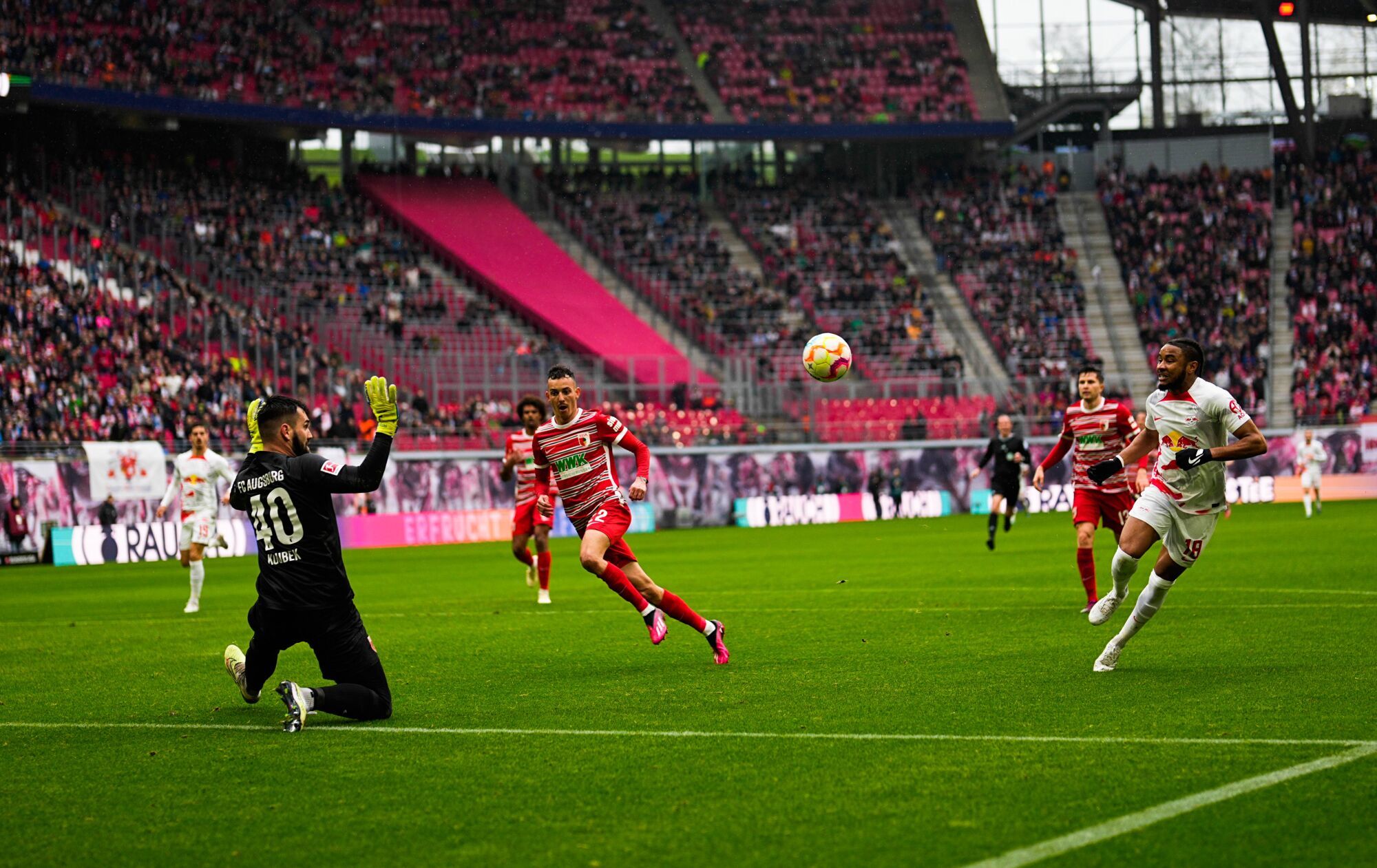 Christopher Nkunku, face &agrave; Augbsourg en Bundesliga. (Icon Sport)