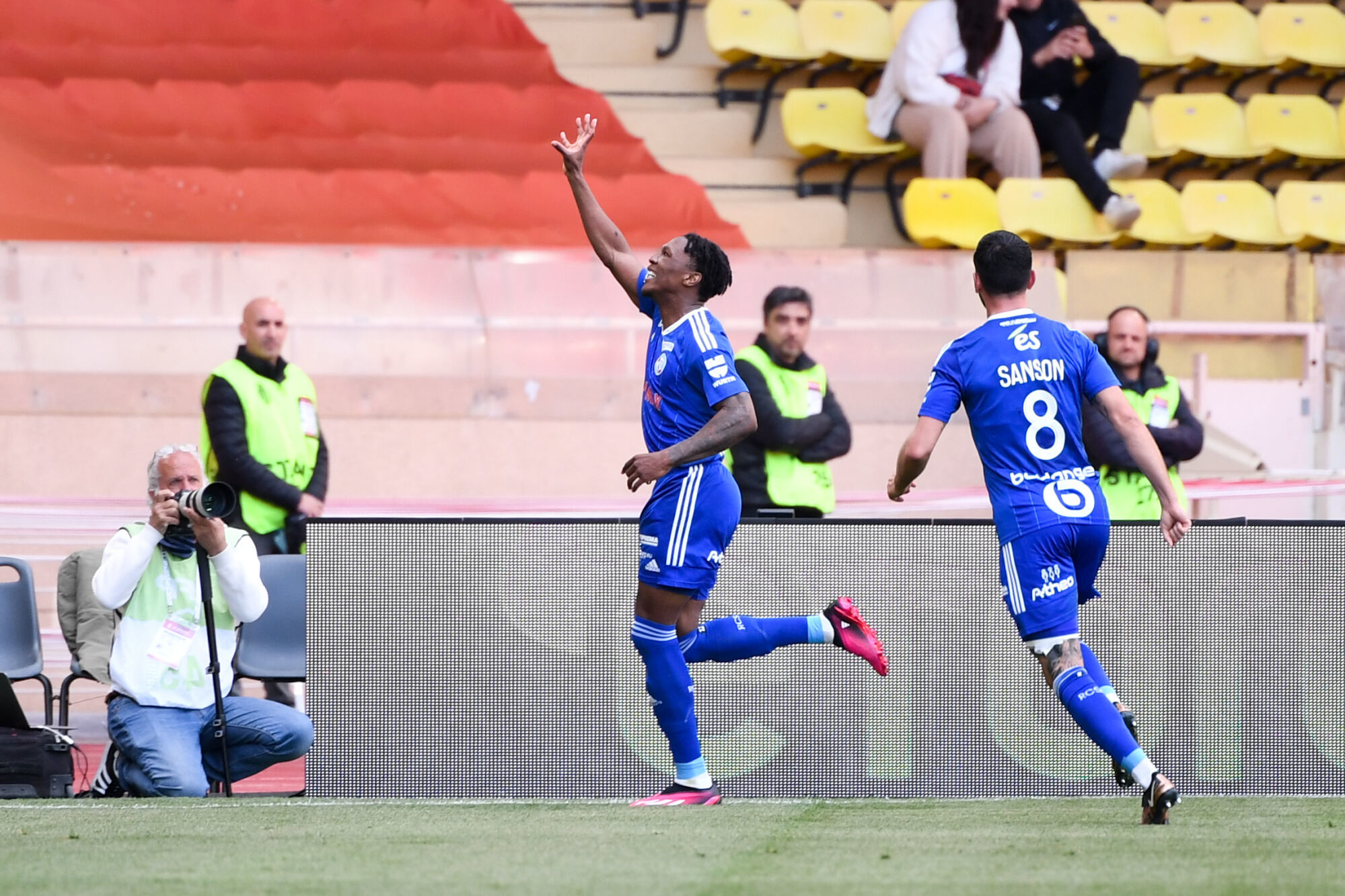 La joie de Lebo Mothiba, auteur du but de l'&eacute;galisation contre Monaco. (IconSport)
