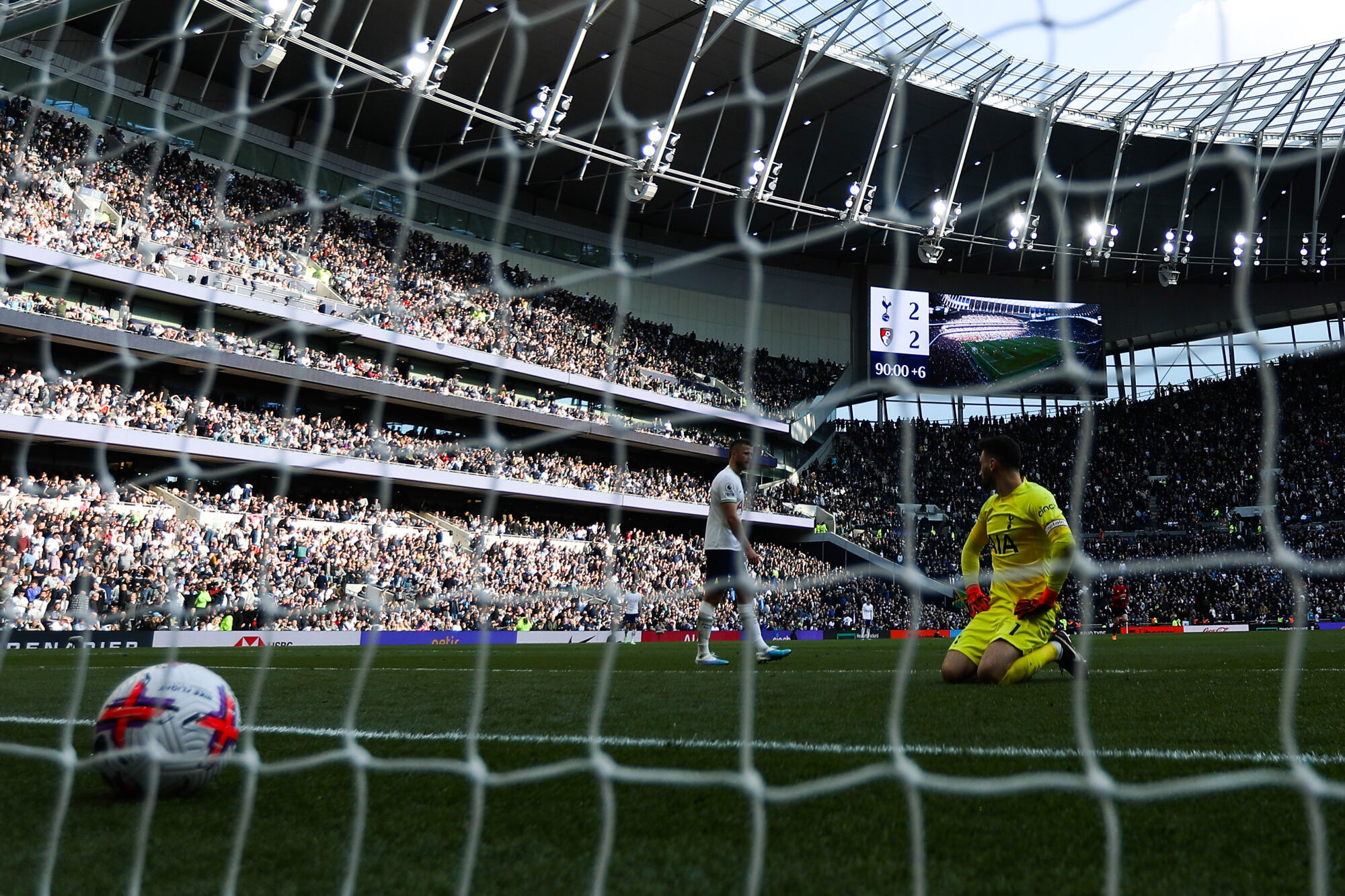 Hugo Lloris n'a pu éviter la défaite de Tottenham contre Bournemouth. (Icon Sport) Hugo Lloris n'a pu éviter la défaite de Tottenham contre Bournemouth. (Icon Sport)