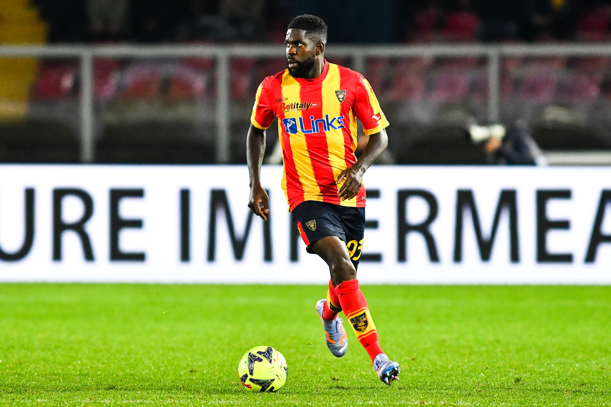 Samuel Umtiti, joueur du FC Barcelone, en pr&ecirc;t &agrave; Lecce. (IconSport)