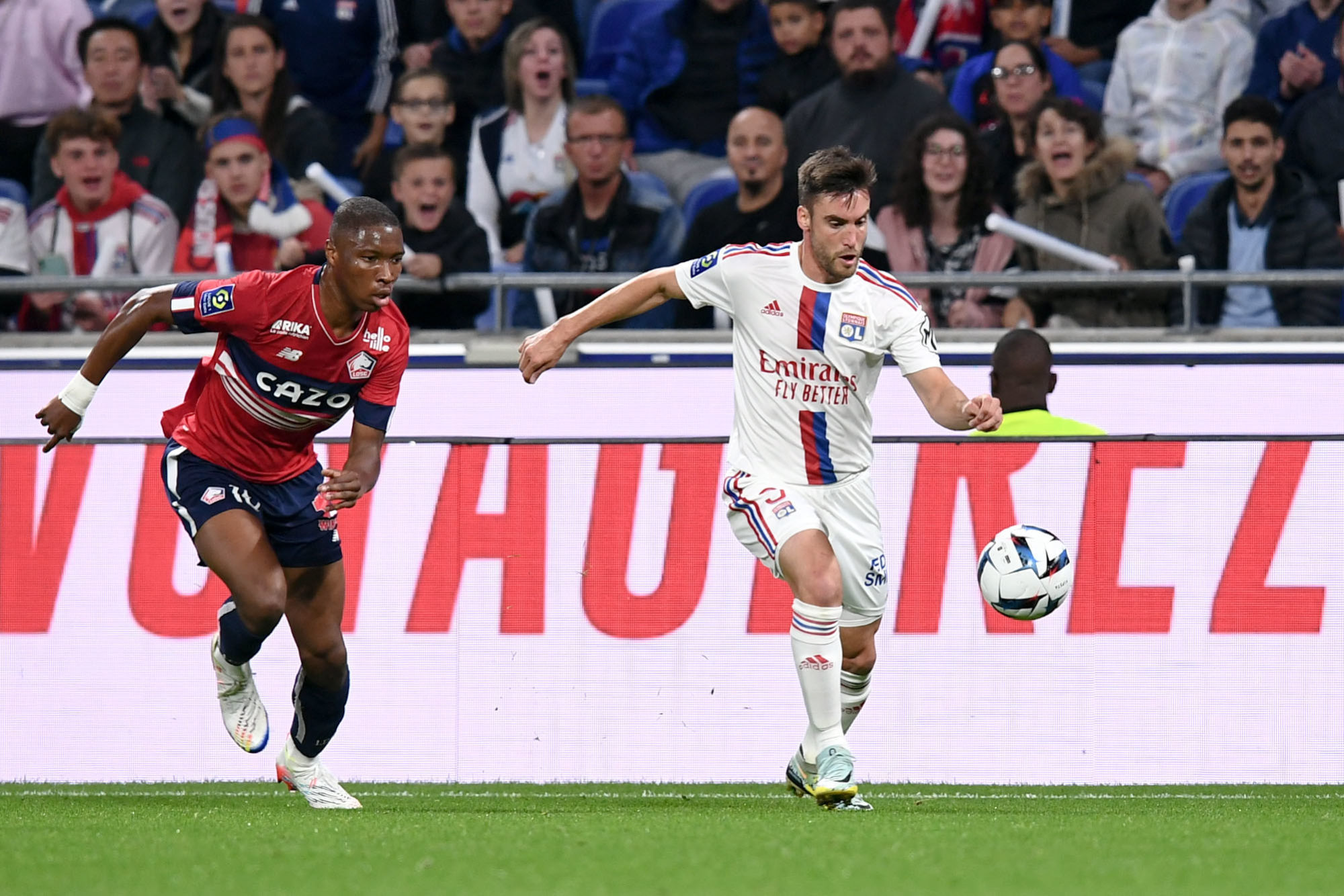 En L1, les hommes de Laurent Blanc comptent 8 points de retard sur le LOSC, 5e. (Icon Sport)