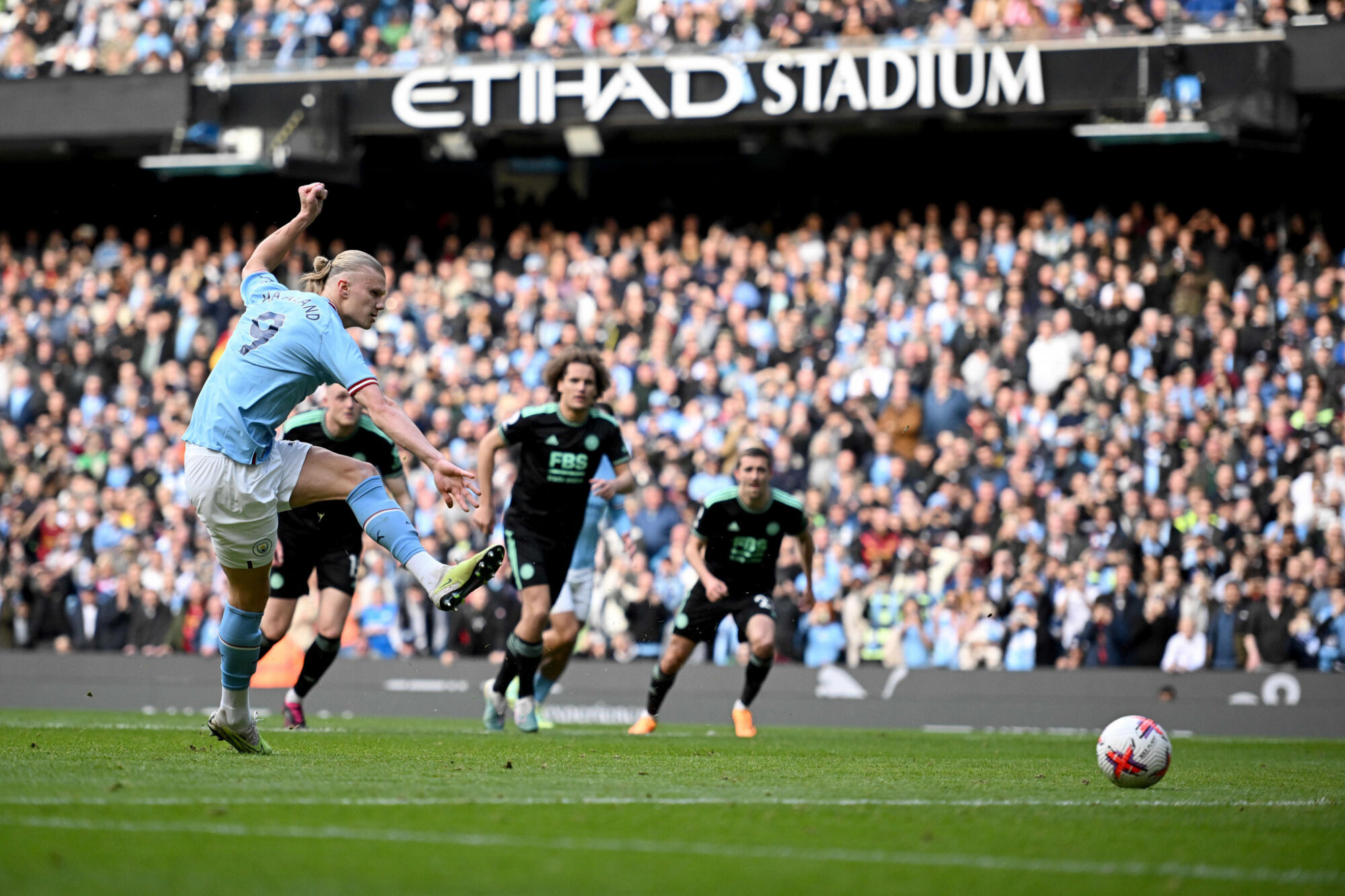 Manchester City et l'Etihad Stadium ont pris l'habitude de vibrer avec Haaland. (Icon Sport) Manchester City et l'Etihad Stadium ont pris l'habitude de vibrer avec Haaland. (Icon Sport)